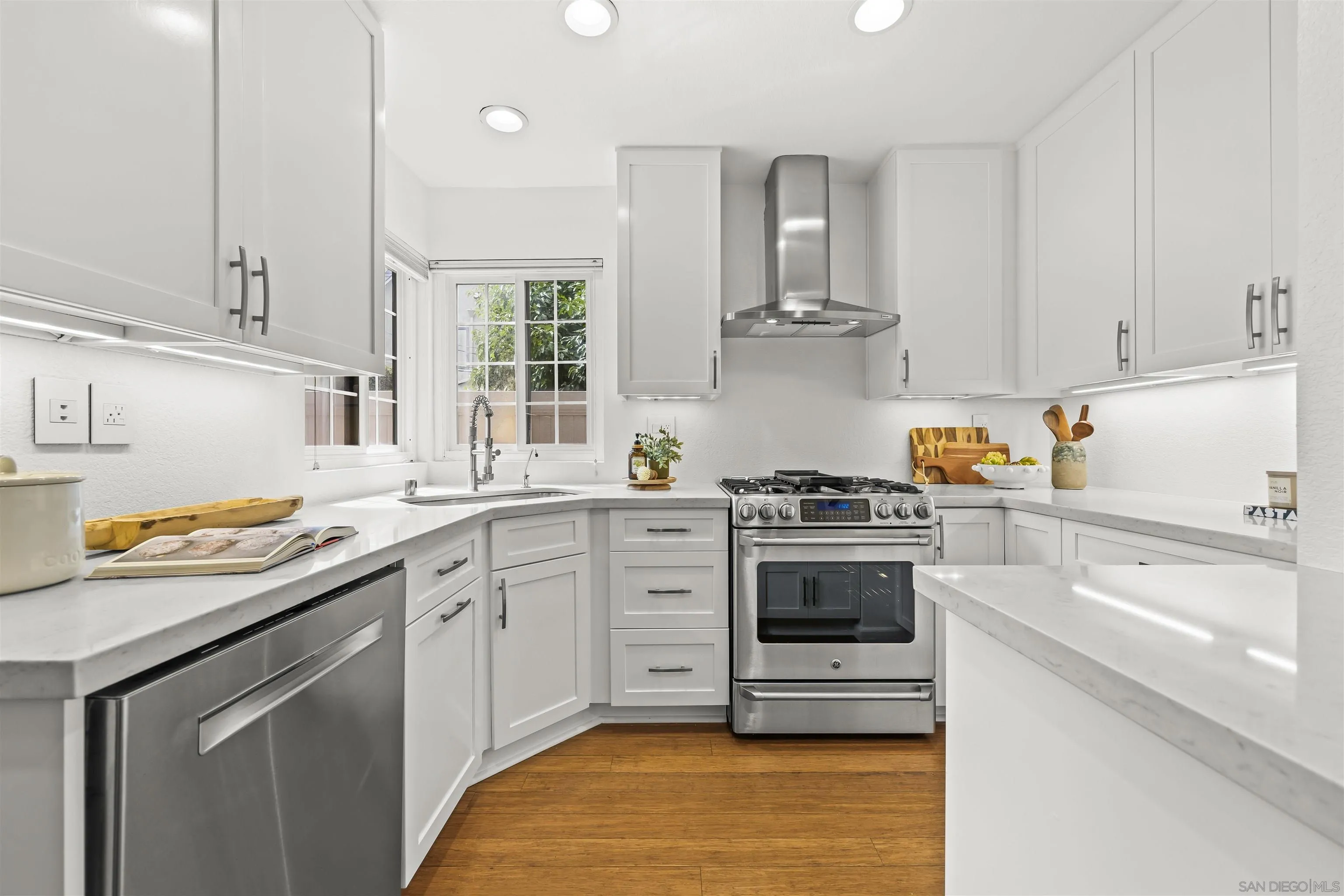 https://cdn.realtyfeed.com/cdn/127/260023304/7ab4a3c37e391348d8afae3f7c240746.webp