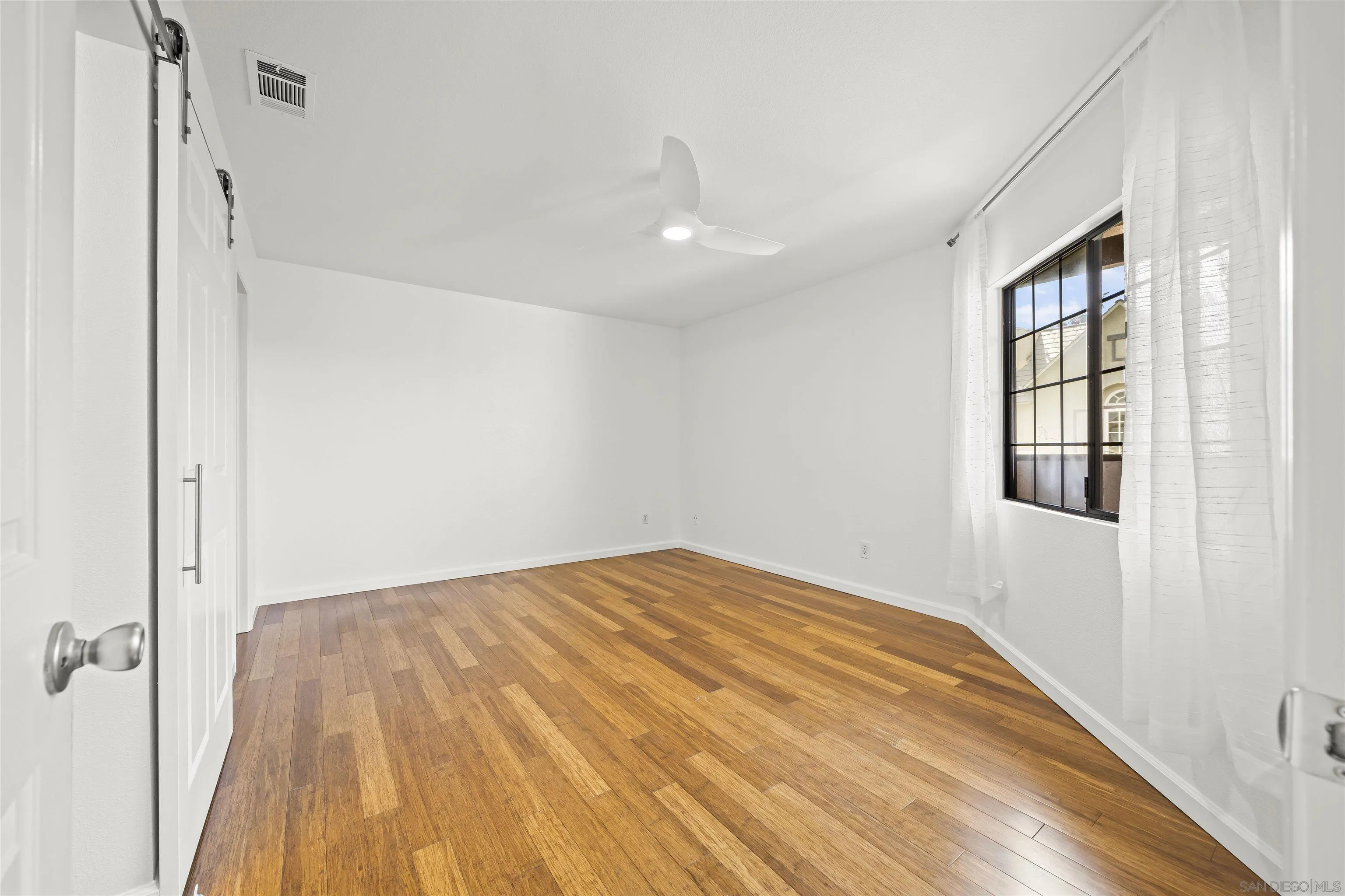 https://cdn.realtyfeed.com/cdn/127/260023304/bc17f8c20df37ea014485999abcedce4.webp