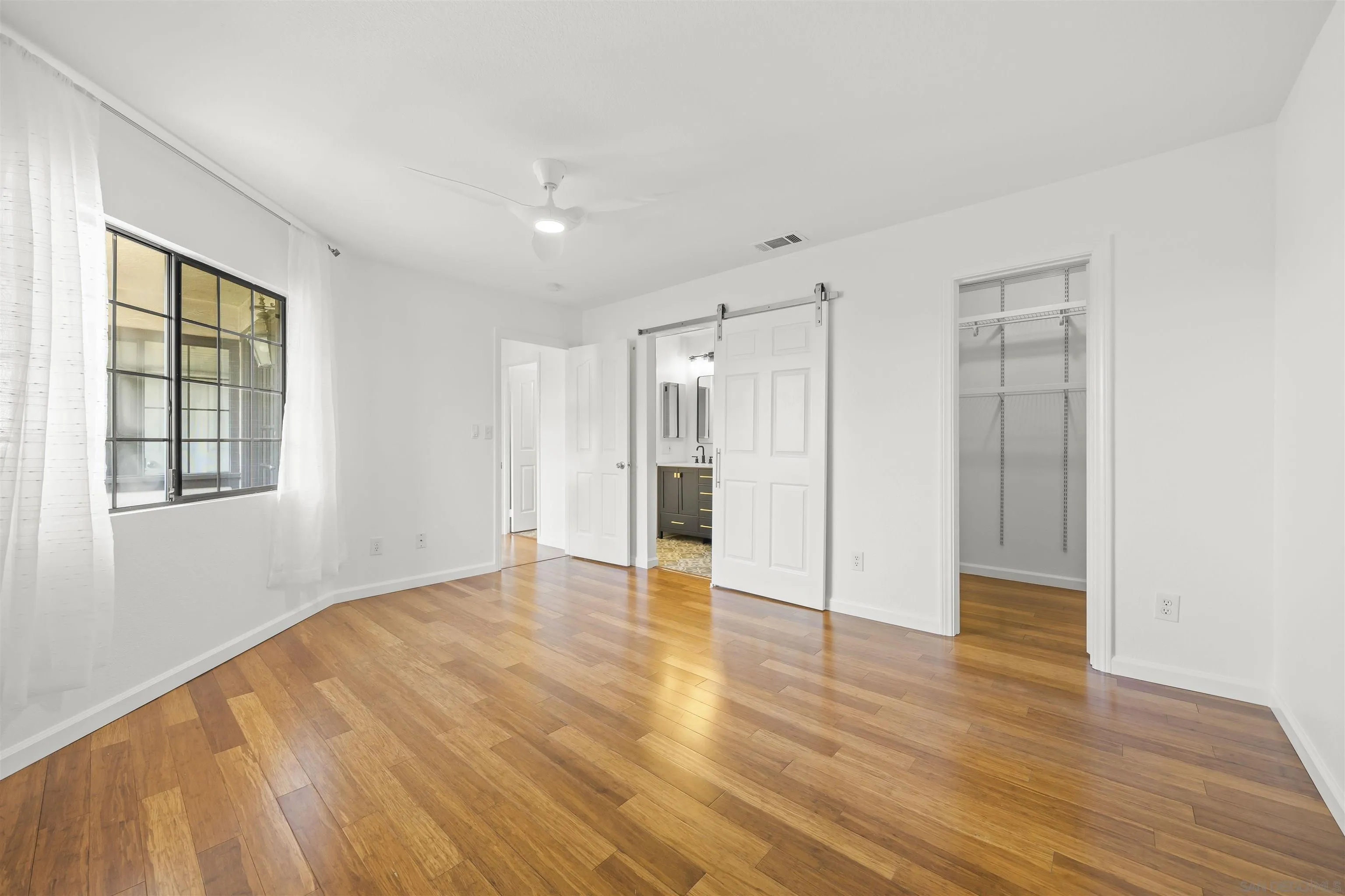 https://cdn.realtyfeed.com/cdn/127/260023304/d962c6bedf6a749fdf9b3df2b905a85b.webp
