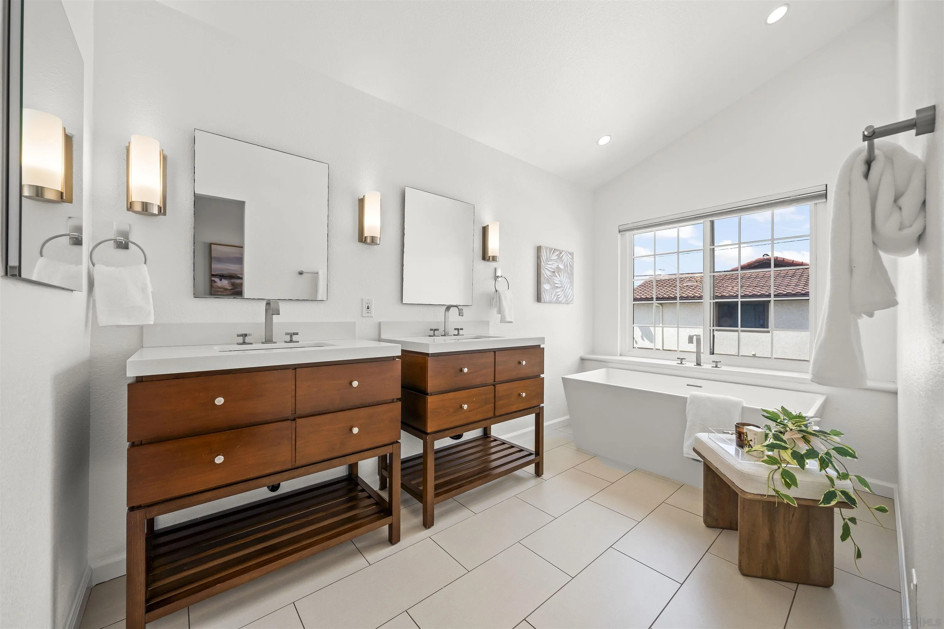 https://cdn.realtyfeed.com/cdn/127/260023304/f1d6d06759631167b678560df1a2a73b.webp