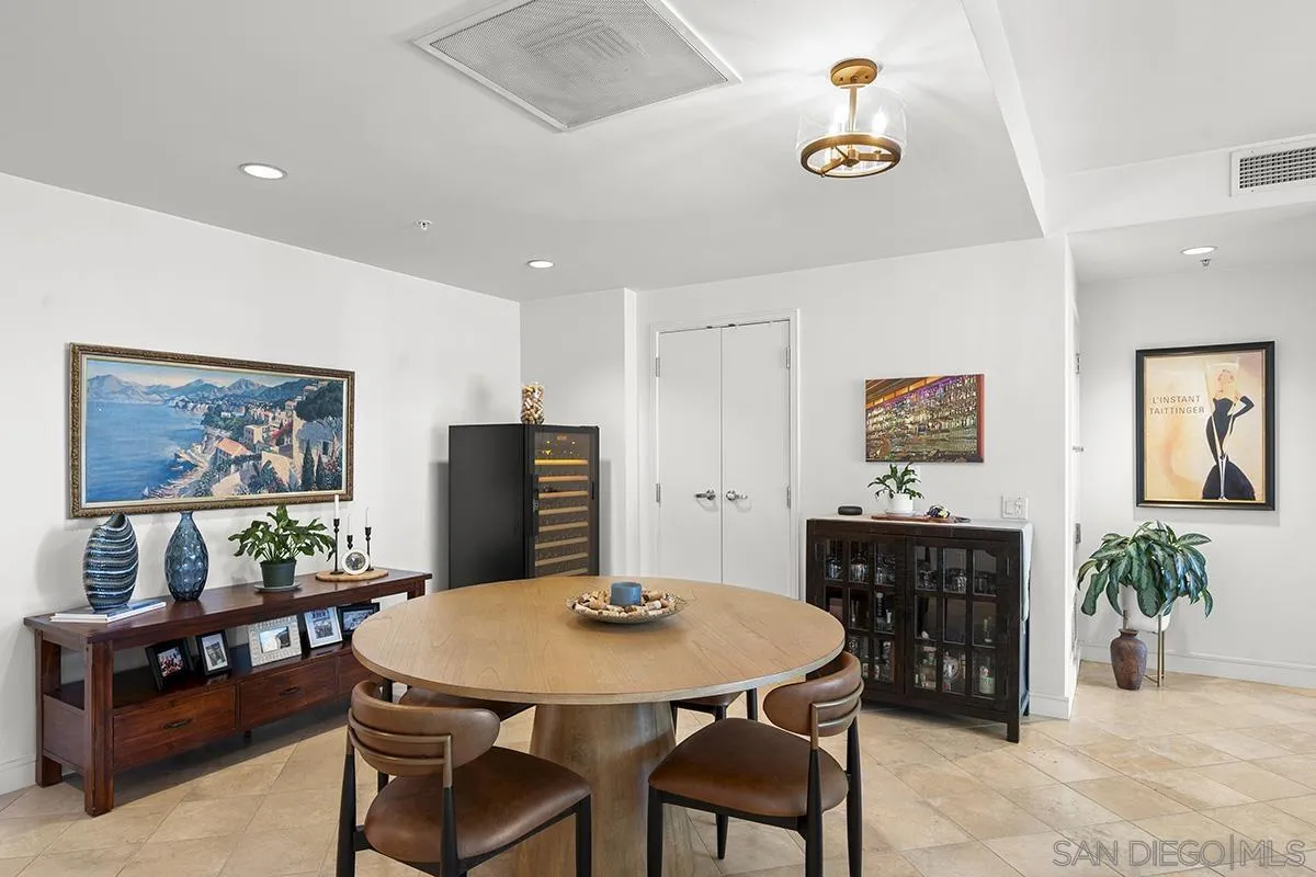 https://cdn.realtyfeed.com/cdn/127/260023322/2eb2ffa3e9015d41058a6a9003b30a63.webp
