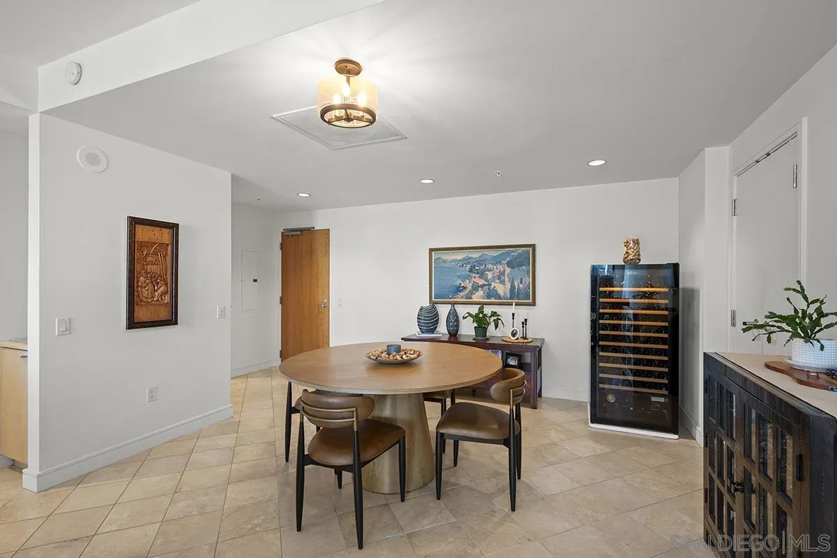 https://cdn.realtyfeed.com/cdn/127/260023322/585acb2166d37f2d567fc2f72a9c25de.webp