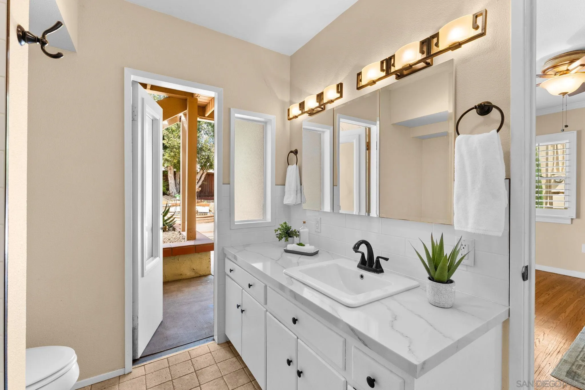 https://cdn.realtyfeed.com/cdn/127/260023326/04aa3dcc0b533dd50ccdd21a27ce823e.webp