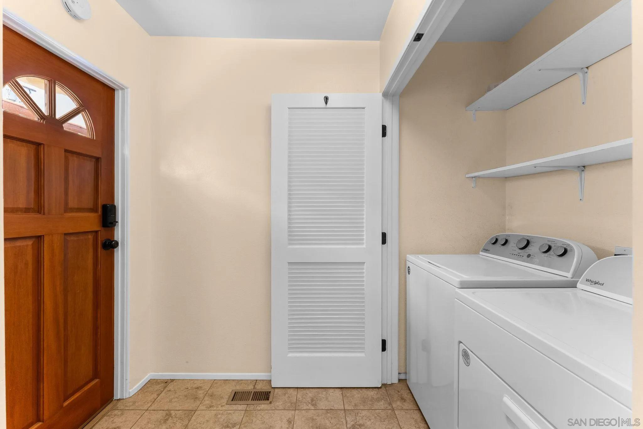 https://cdn.realtyfeed.com/cdn/127/260023326/2eadce1d31030ced4ceec14fe60e647b.webp