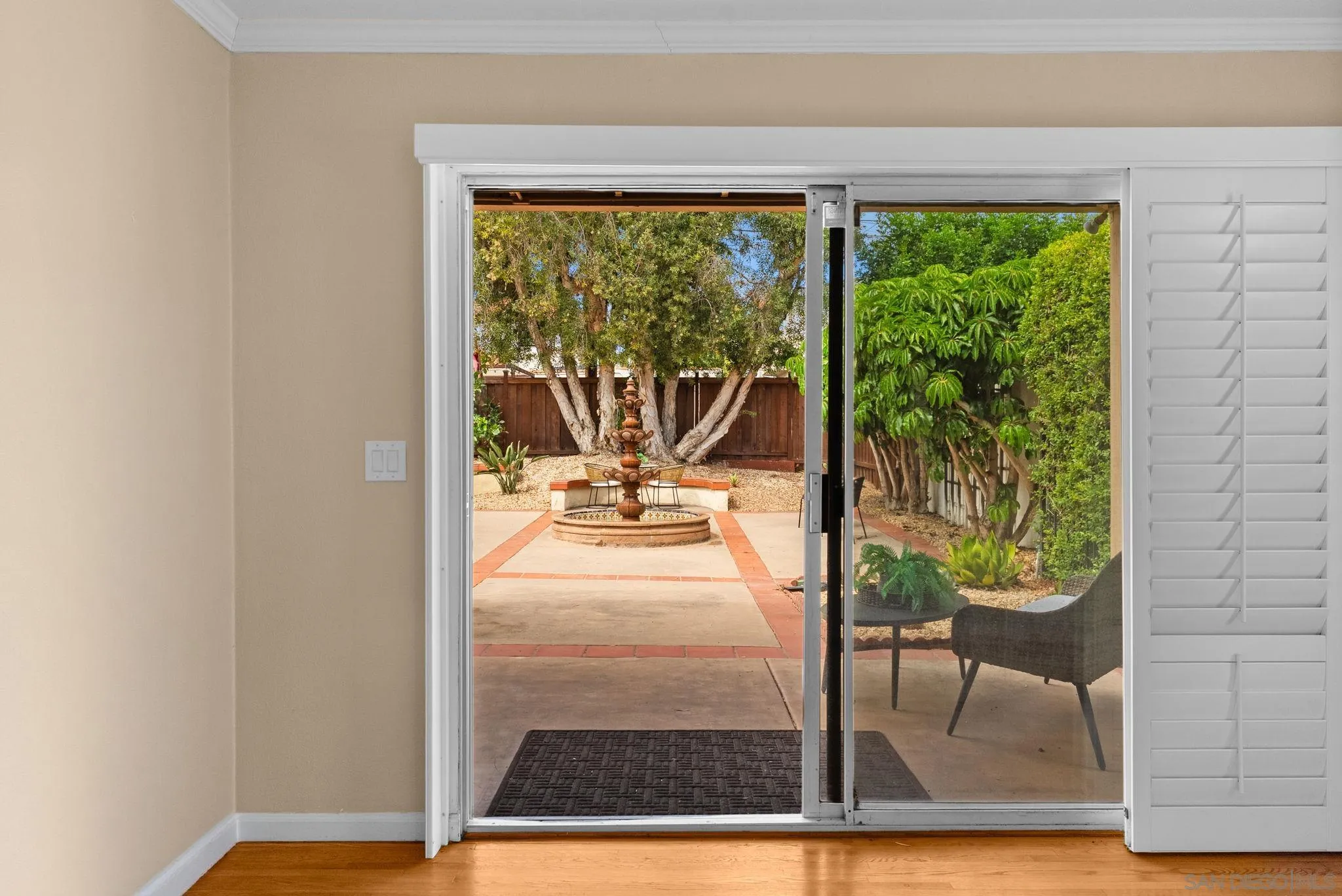 https://cdn.realtyfeed.com/cdn/127/260023326/34e5f089d1a5408af75d4bf80425b692.webp