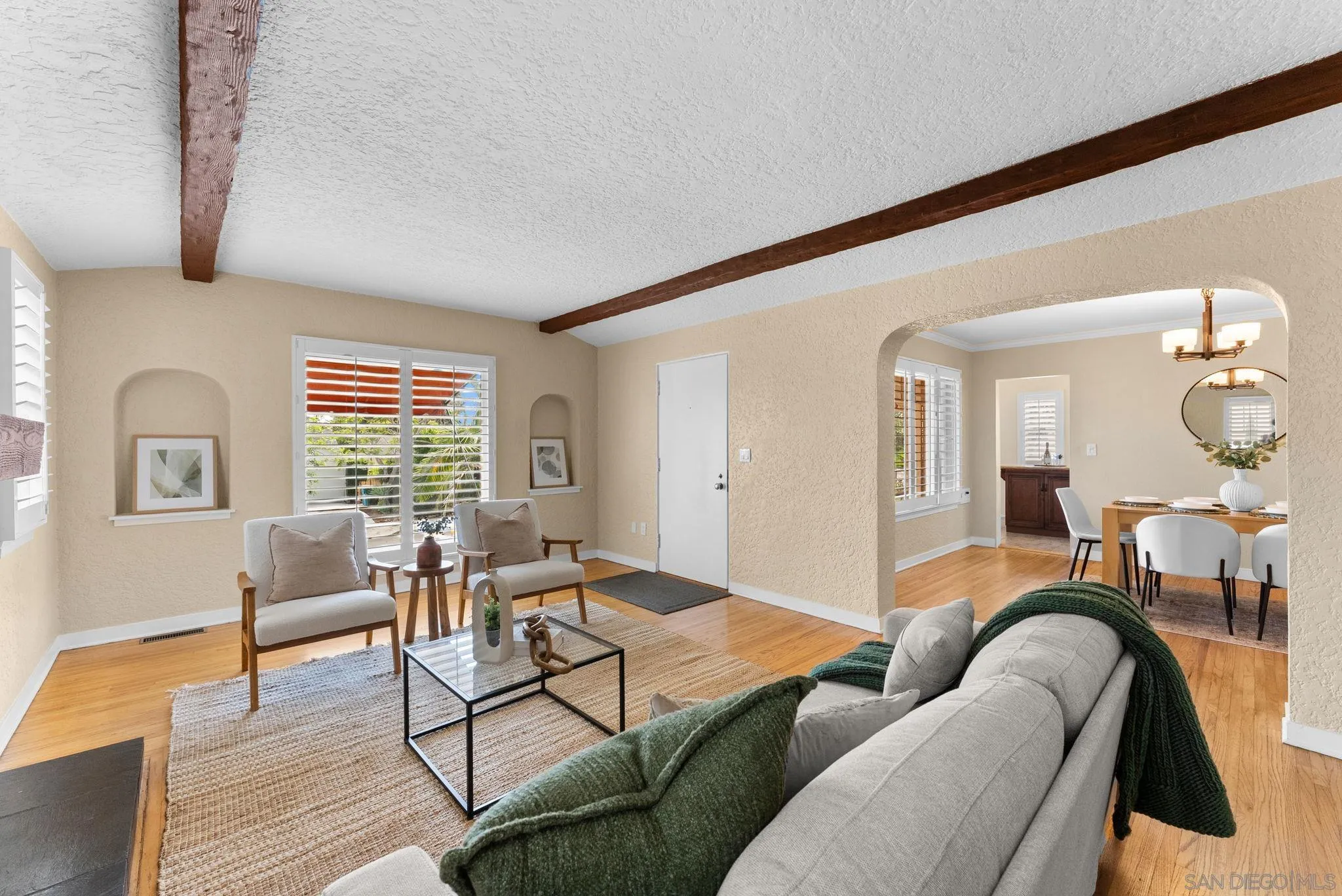 https://cdn.realtyfeed.com/cdn/127/260023326/934a3498b93d4825d3ae17415df3b034.webp