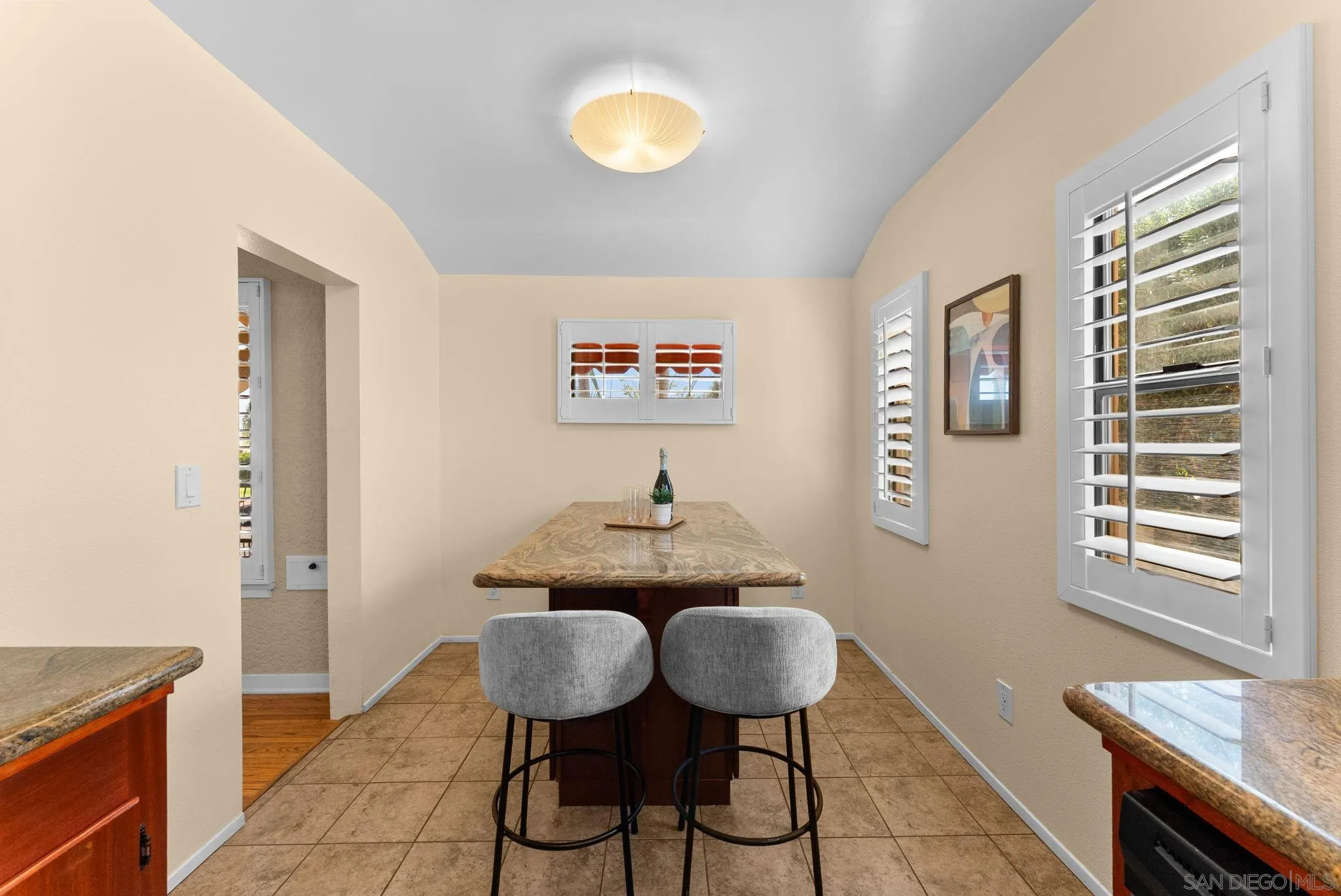 https://cdn.realtyfeed.com/cdn/127/260023326/ff12f7e19b8b00c0f2d2d3b46c22c19c.webp