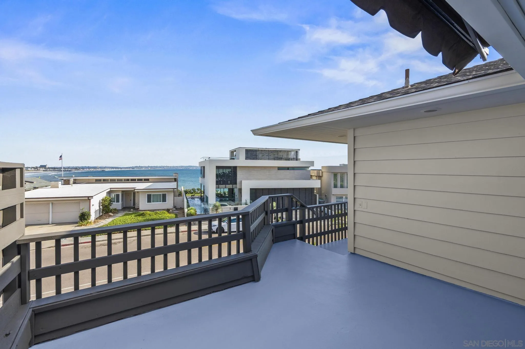 https://cdn.realtyfeed.com/cdn/127/260023329/dc339890f292d4a5292c0079ec2b92de.webp