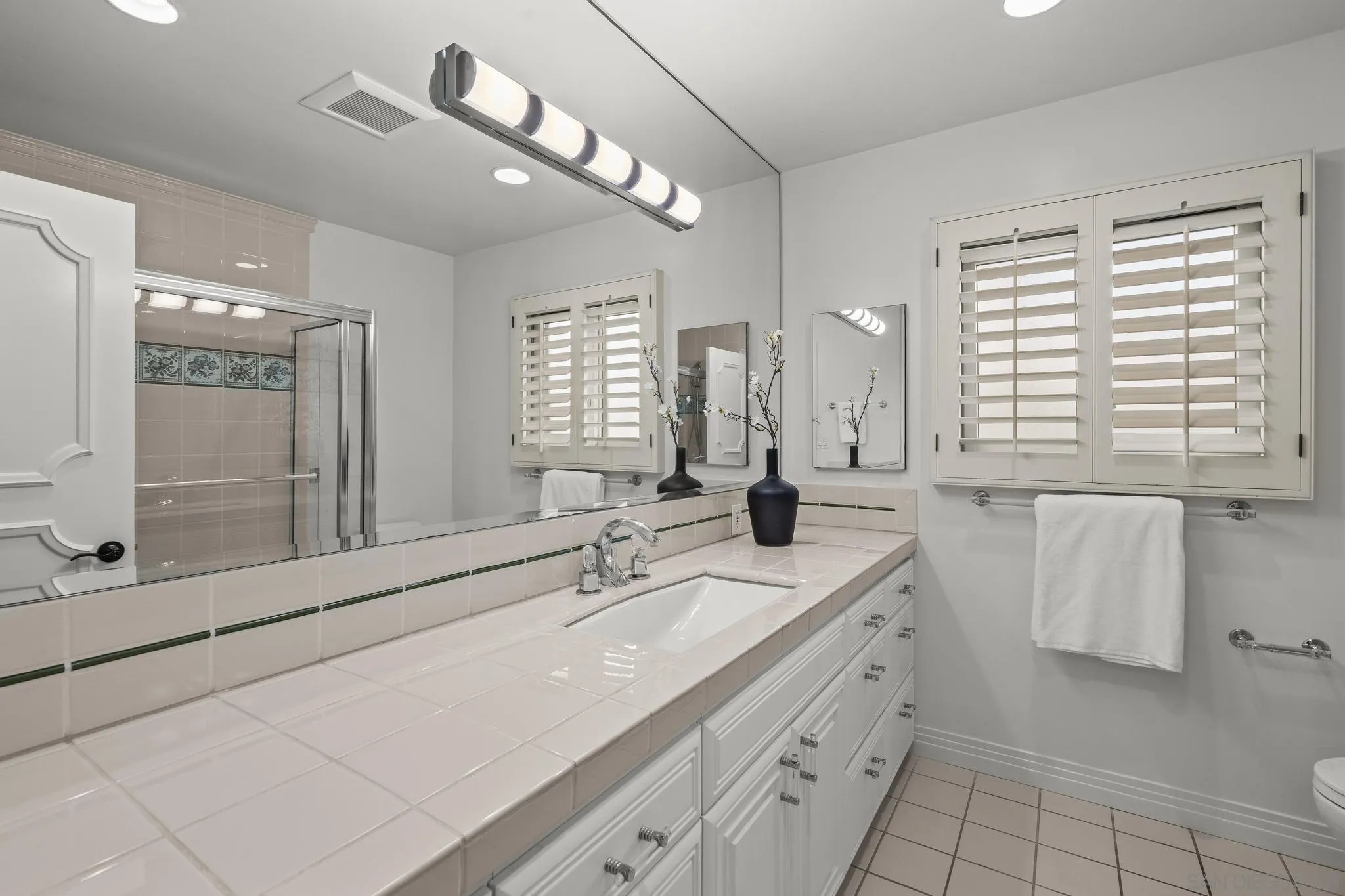 https://cdn.realtyfeed.com/cdn/127/260023329/e45181bfe605e8f99e49117c28fac50c.webp