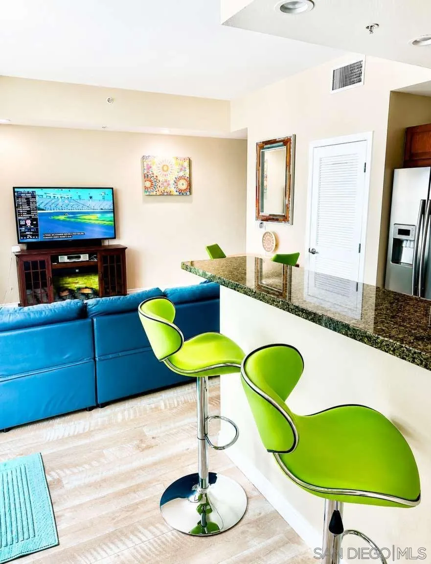 206 Park Blvd Unit 402, San Diego, CA 92101 - Photo 5 of 23, San Diego, CA