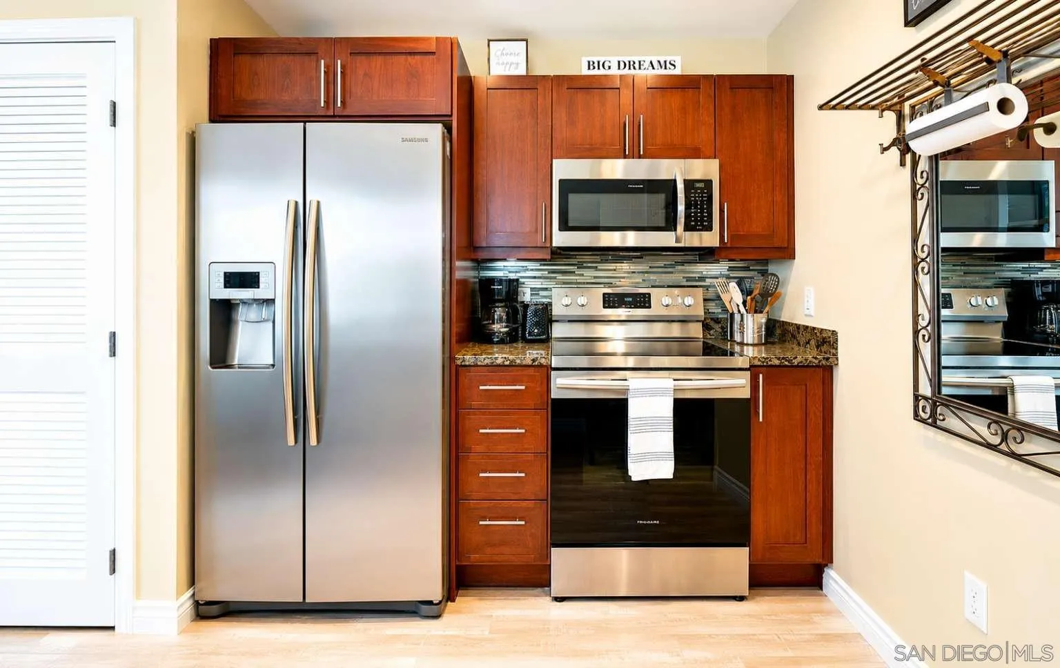 https://cdn.realtyfeed.com/cdn/127/260023335/5d89e0c2db8a9b518f8db8d0605f118e.webp