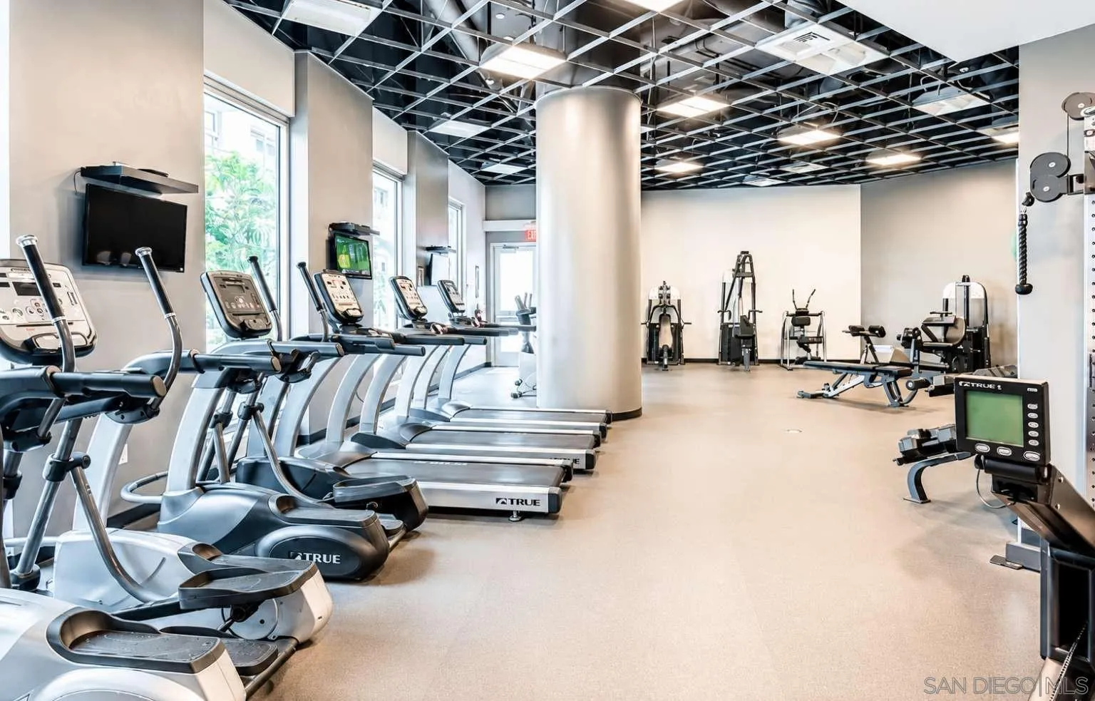 https://cdn.realtyfeed.com/cdn/127/260023335/9c02dc6bf483083868e33f98ae09fee9.webp