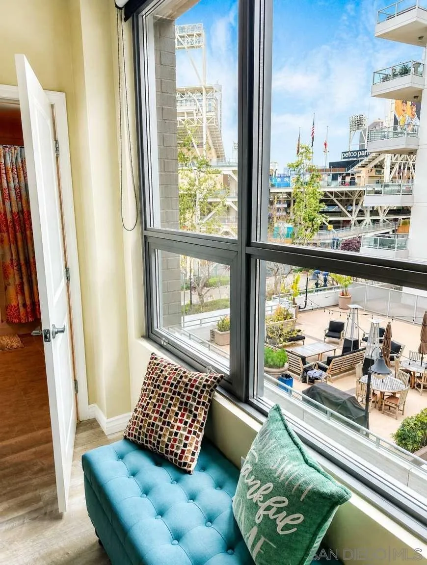 https://cdn.realtyfeed.com/cdn/127/260023335/fb6ed36d58ca9b34f40aed19a8cde896.webp