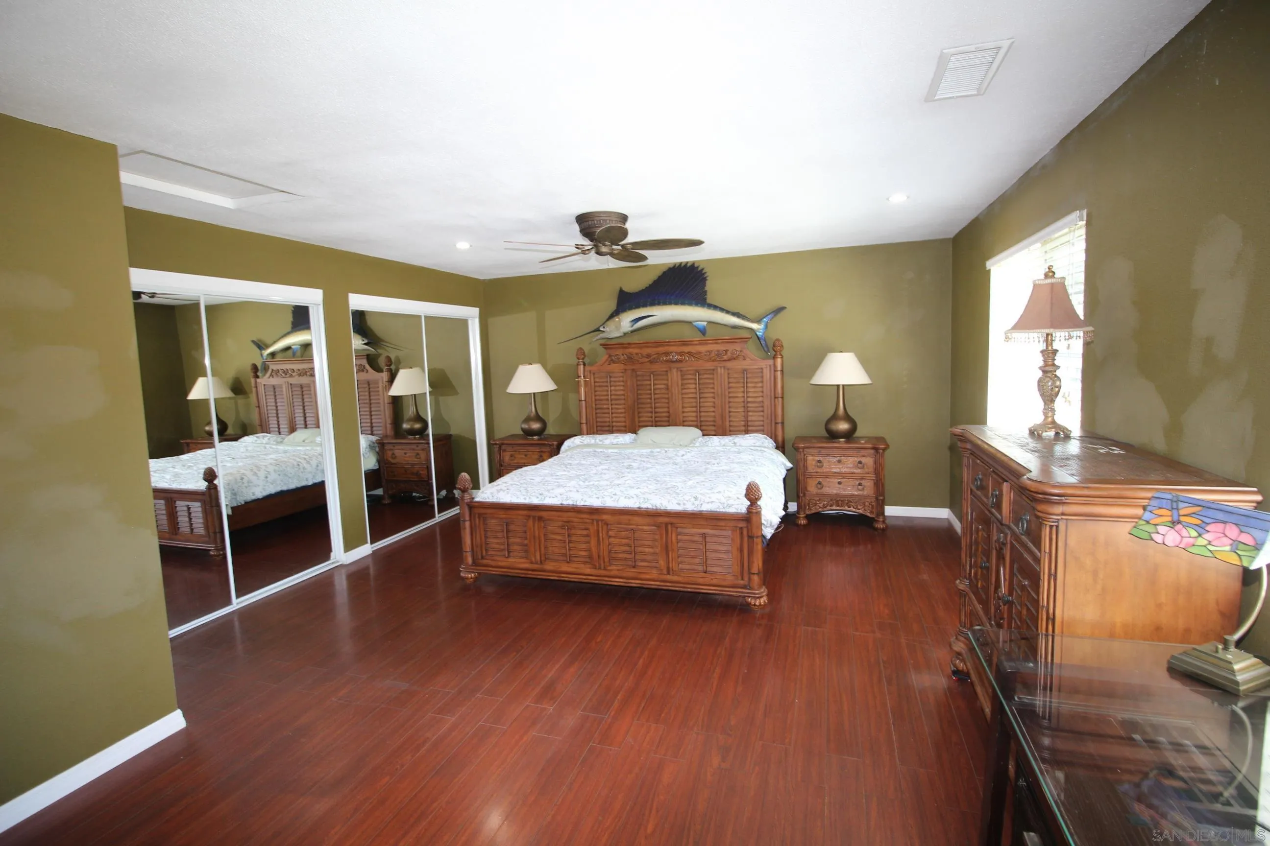 https://cdn.realtyfeed.com/cdn/127/260023338/14dbc0f982d37be79a15b8975591edd6.webp