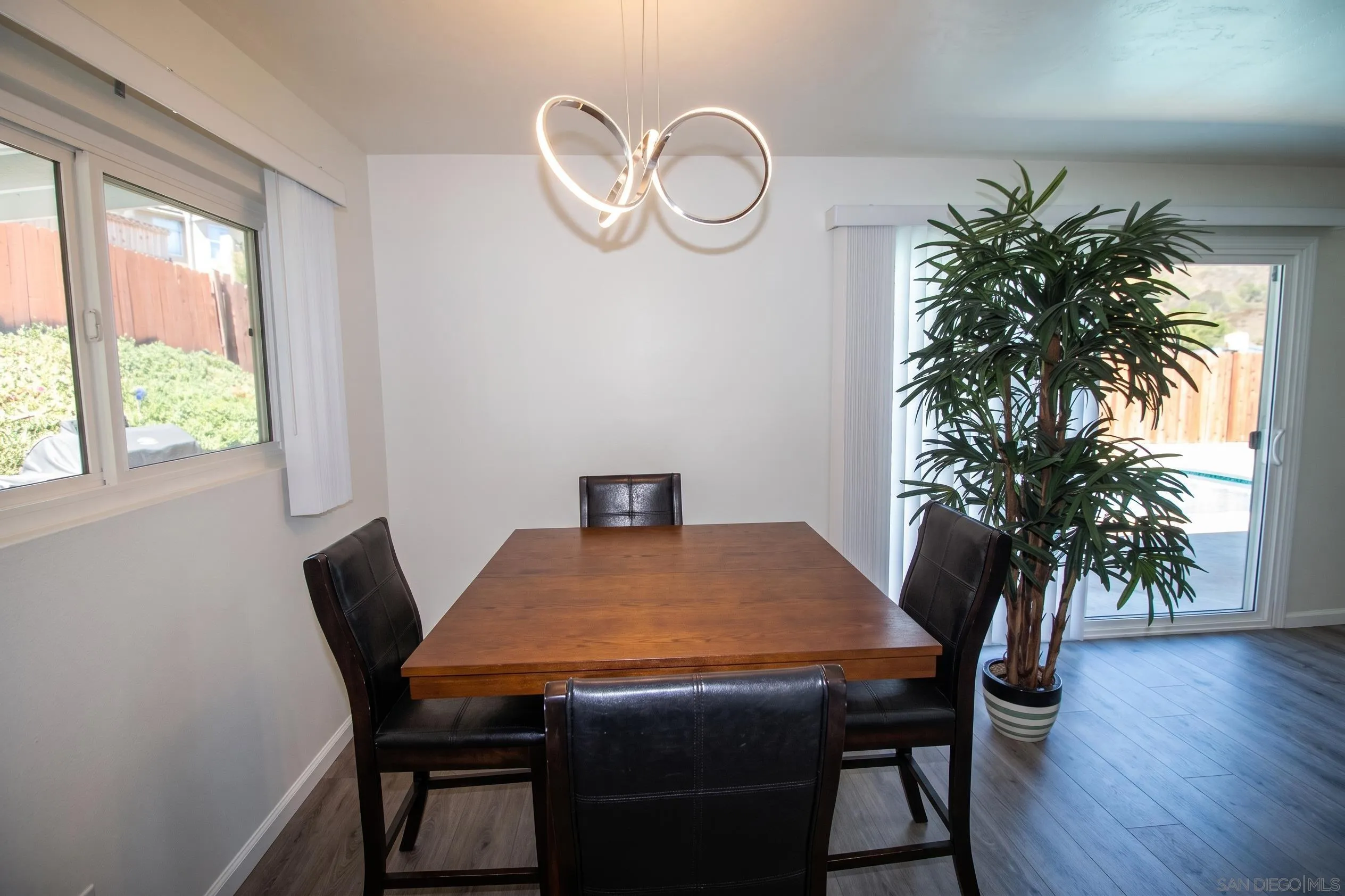 https://cdn.realtyfeed.com/cdn/127/260023338/3727cbab2308f17a1df5b8d169bea6d6.webp