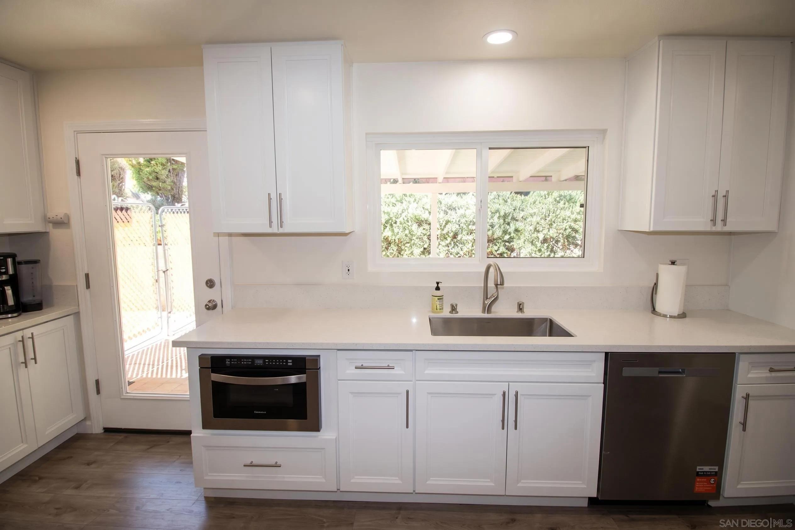 https://cdn.realtyfeed.com/cdn/127/260023338/3addf9e4e53e543ba211735b0c33f3ea.webp