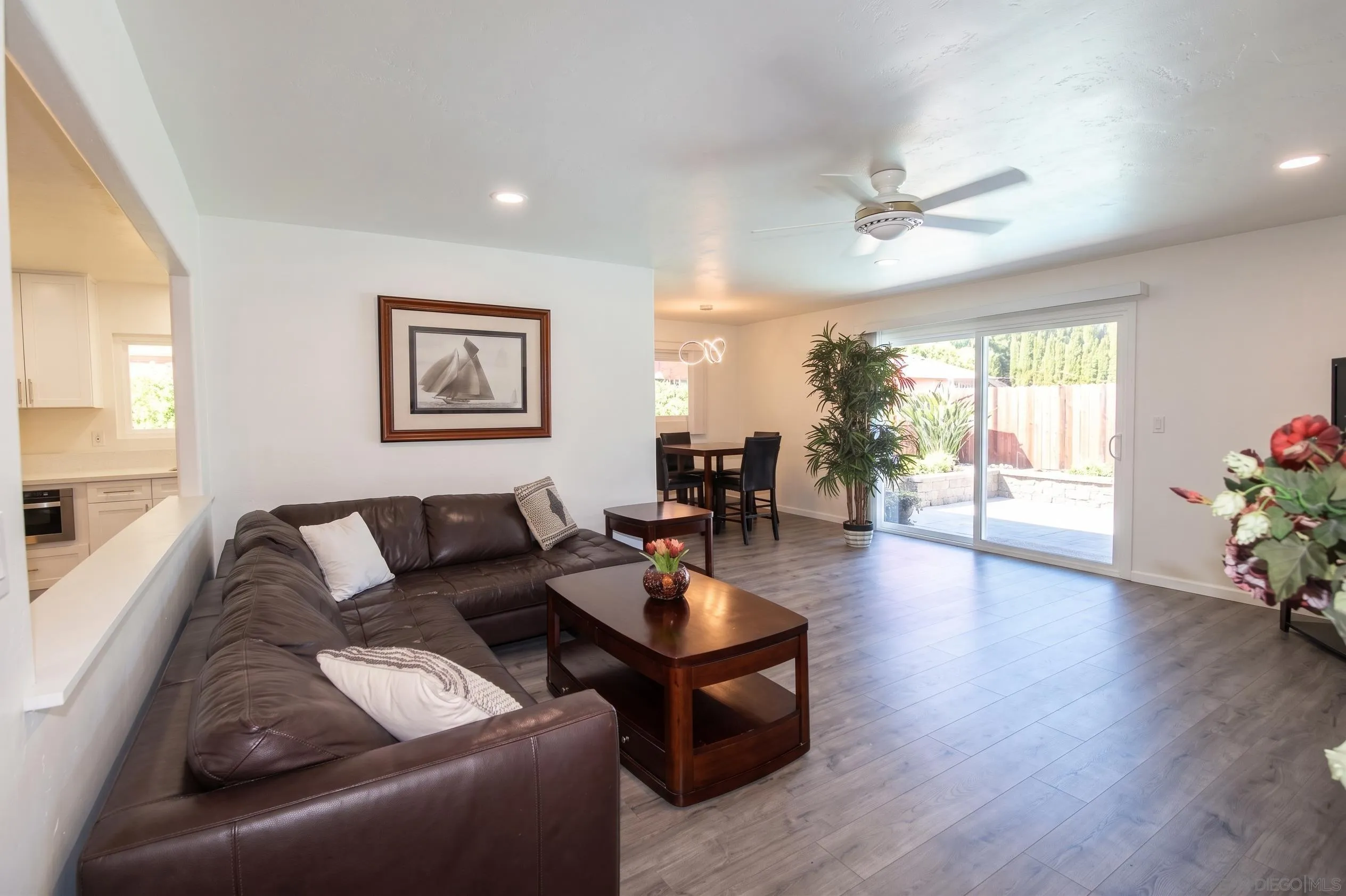 https://cdn.realtyfeed.com/cdn/127/260023338/6838fcd38896288f8a8fa56802c336e8.webp