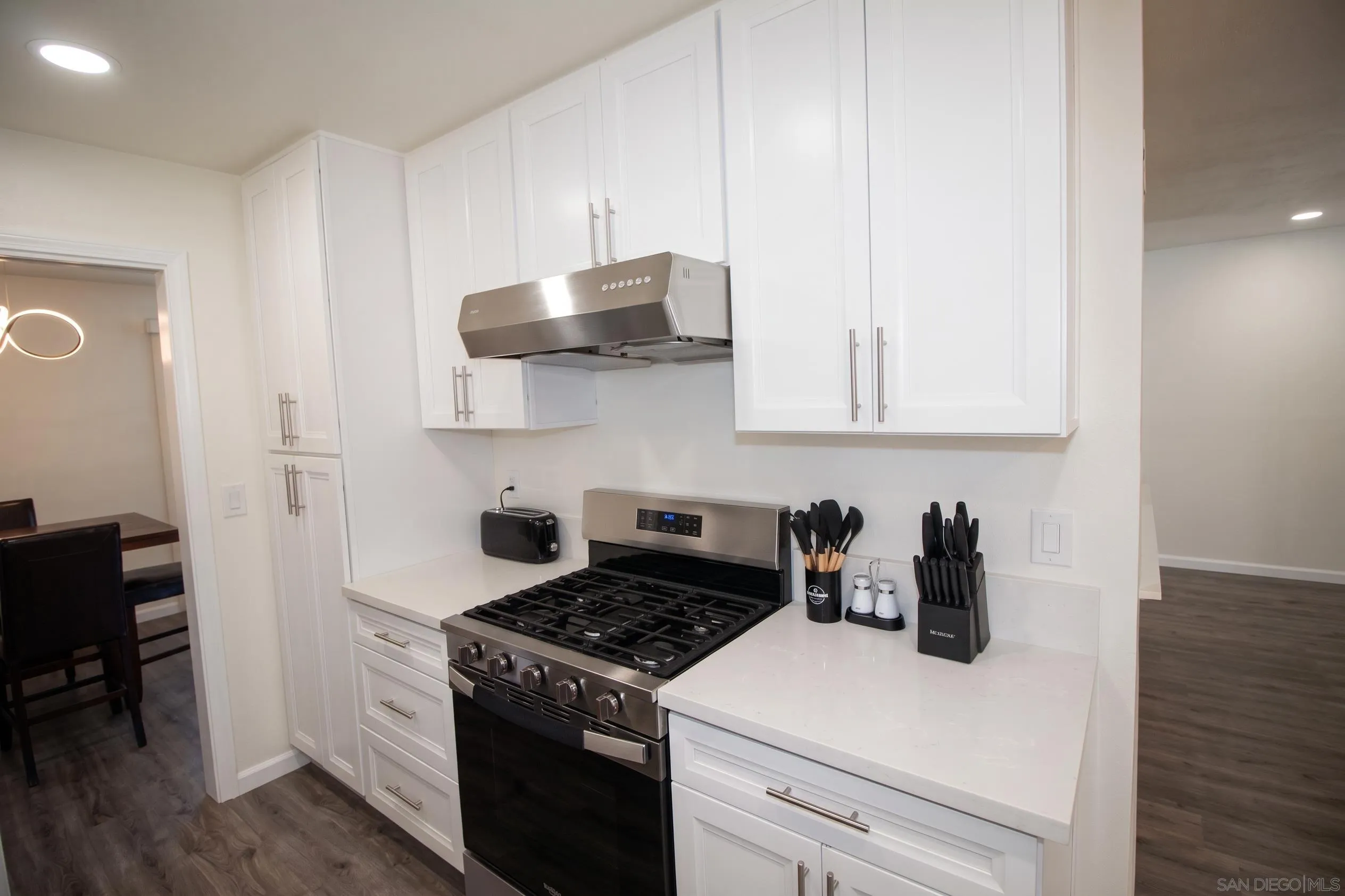 https://cdn.realtyfeed.com/cdn/127/260023338/831b3fd26d1ef71d9d1815f5243bc71a.webp