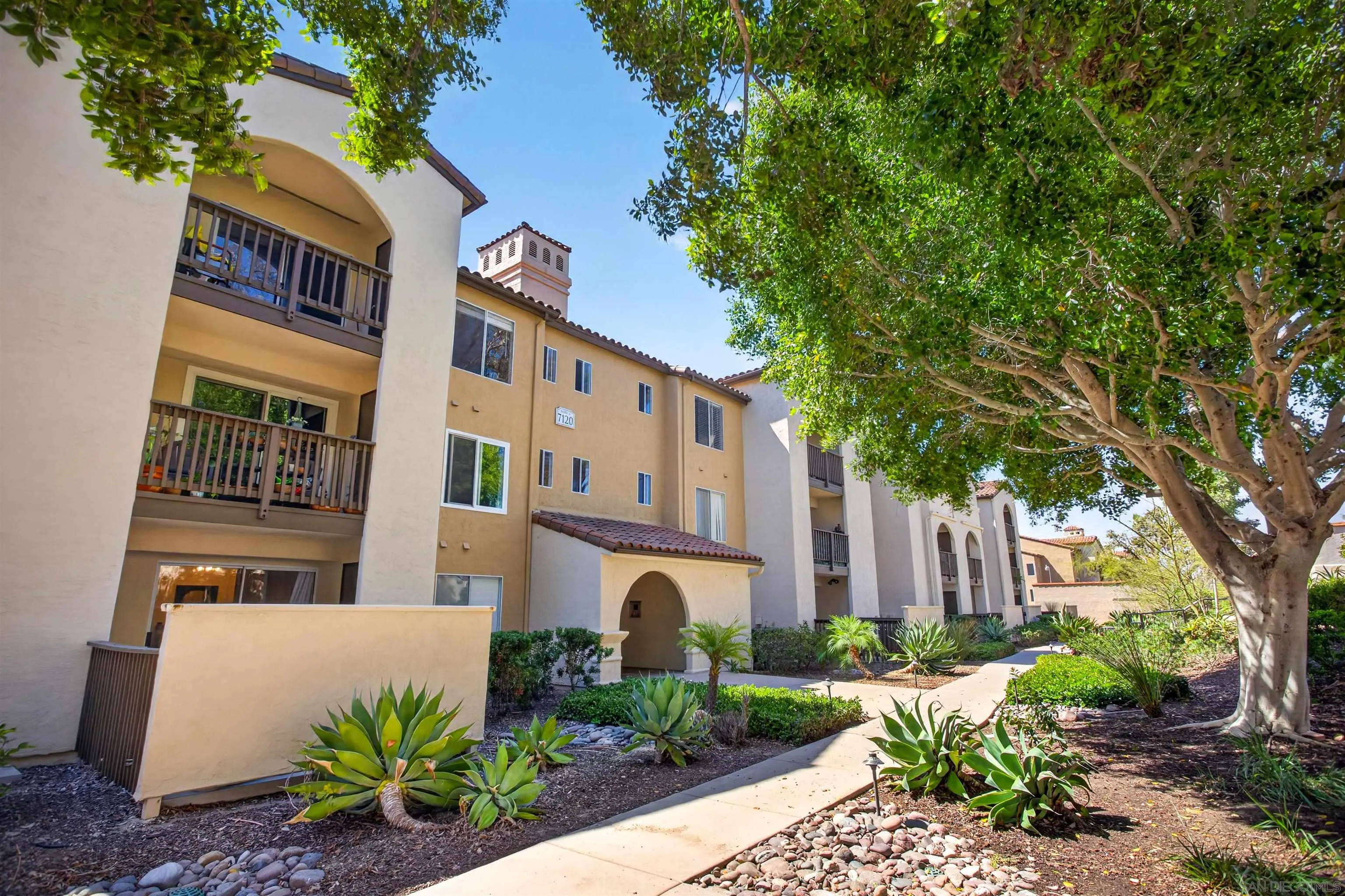 https://cdn.realtyfeed.com/cdn/127/260023340/03464166ce10fe50d2b504da8ddb5891.webp