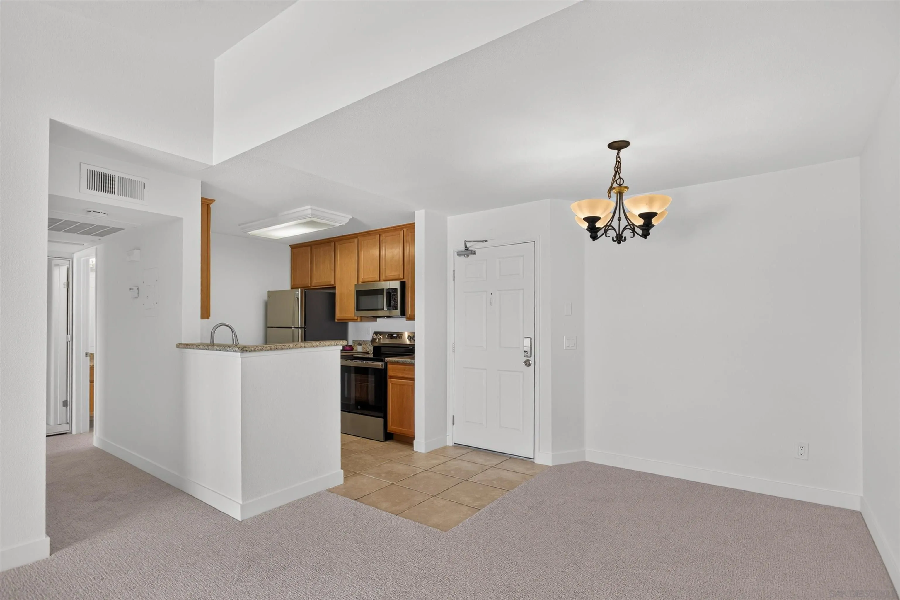 https://cdn.realtyfeed.com/cdn/127/260023340/390215305aade5250e70cc5bda6bad85.webp