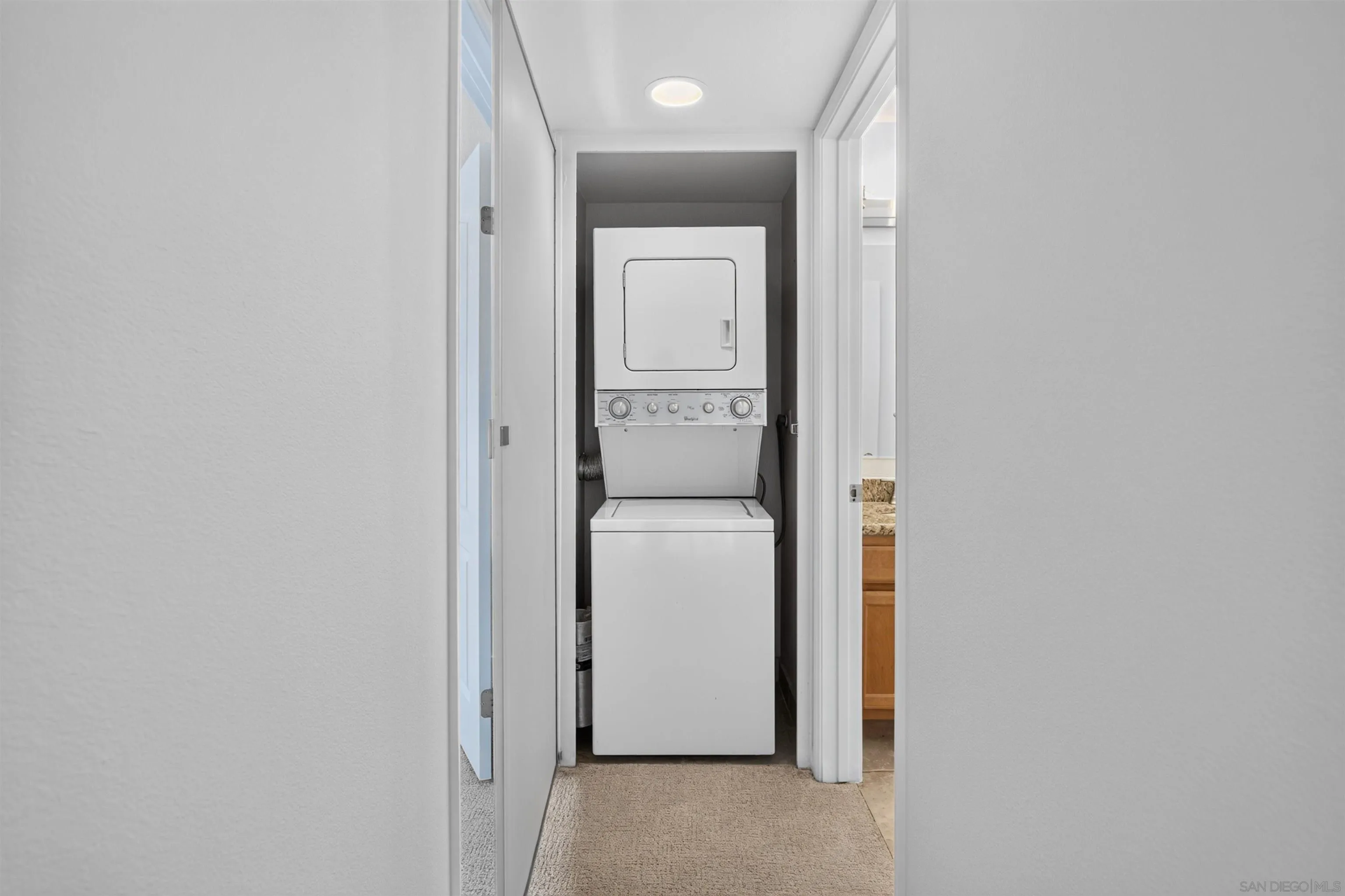 https://cdn.realtyfeed.com/cdn/127/260023340/dde08db515efa0893459be872e7a4ab6.webp