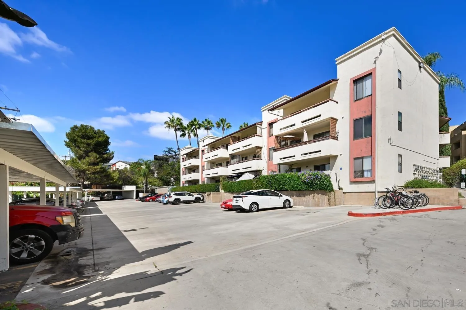 https://cdn.realtyfeed.com/cdn/127/260023342/992f3aa91358bf73beaf1e7a6bdbed42.webp