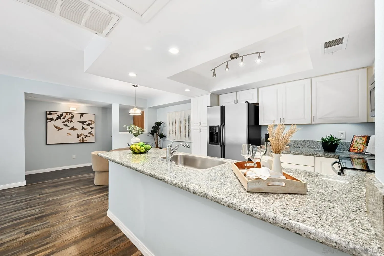 https://cdn.realtyfeed.com/cdn/127/260023342/b88464d8733c4db0d8dd09fe083f5b2e.webp
