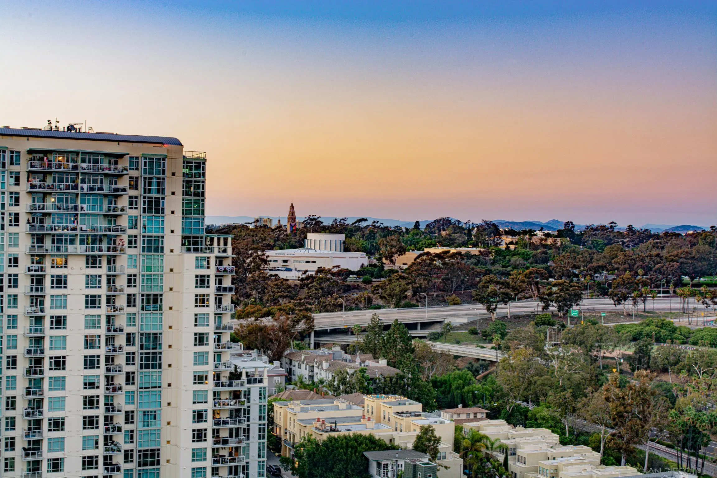 https://cdn.realtyfeed.com/cdn/127/260023343/2fb1cf60db6eda4e5ad00807bf20c127.webp