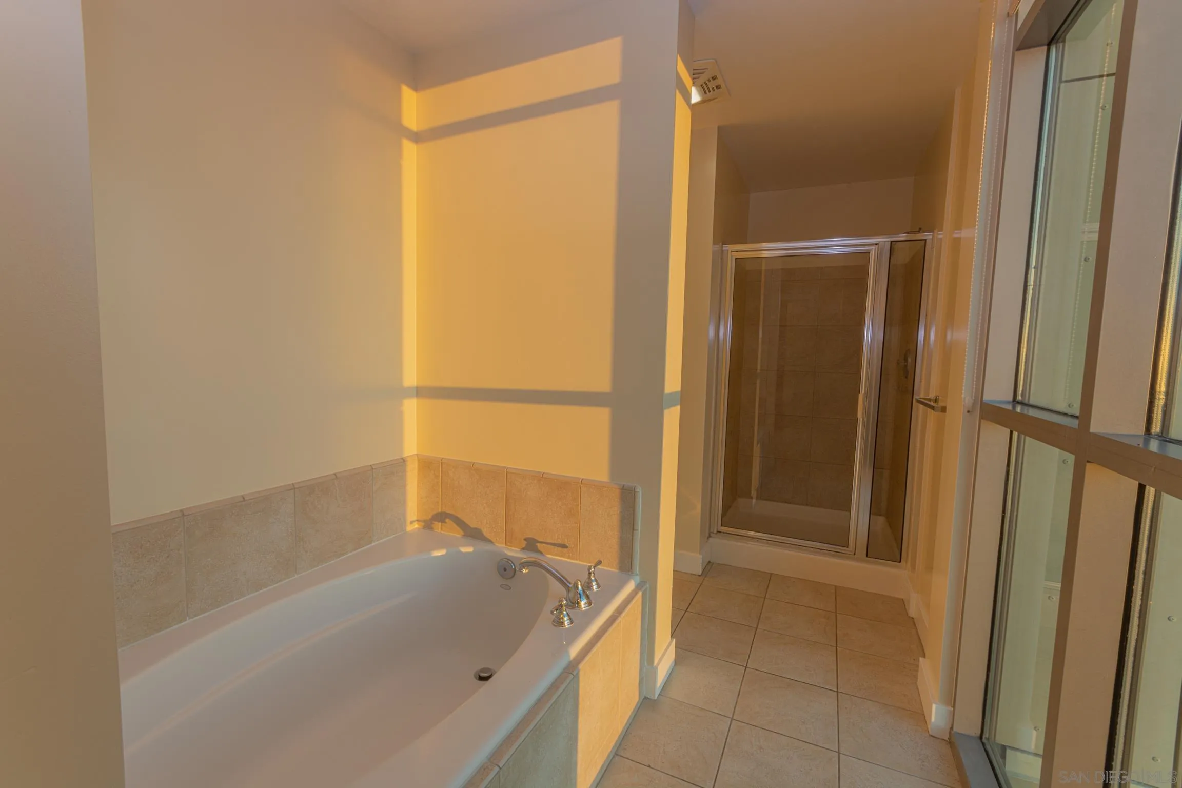 https://cdn.realtyfeed.com/cdn/127/260023343/6316c9b3fc0de60b7f4fecb38fbb2435.webp
