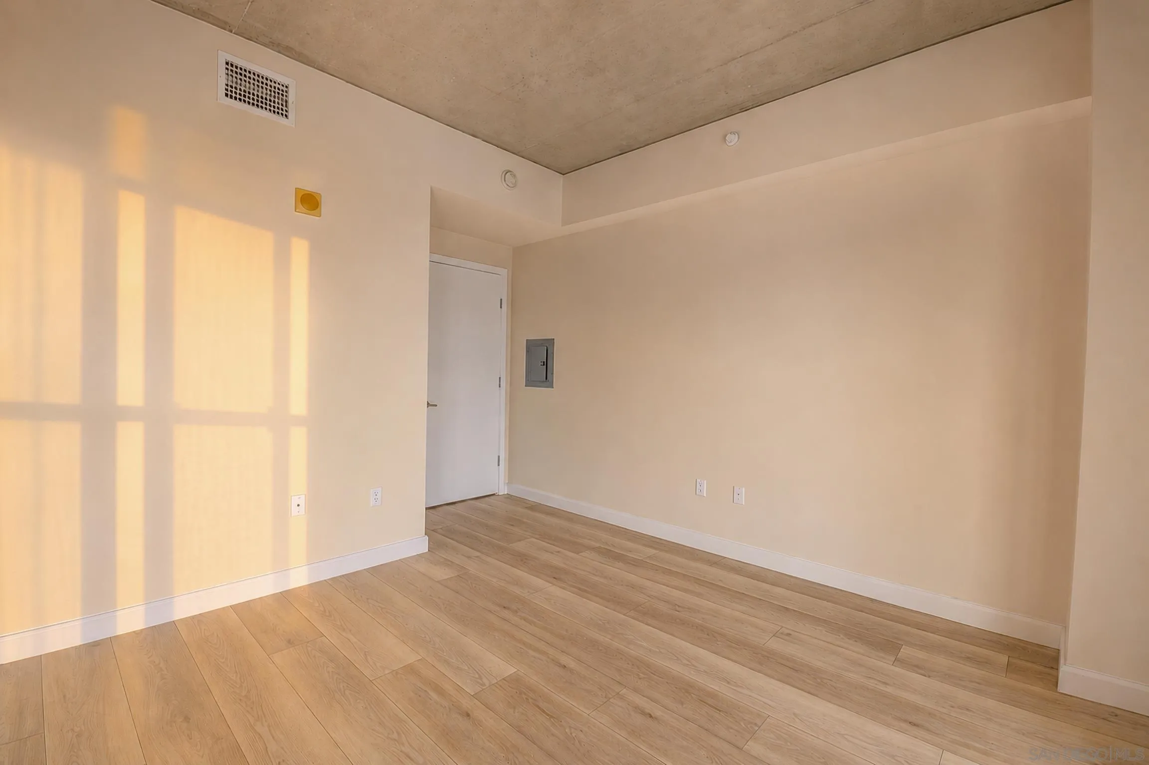 https://cdn.realtyfeed.com/cdn/127/260023343/799c4af7d10b54d6cd38510bd8f19b0a.webp