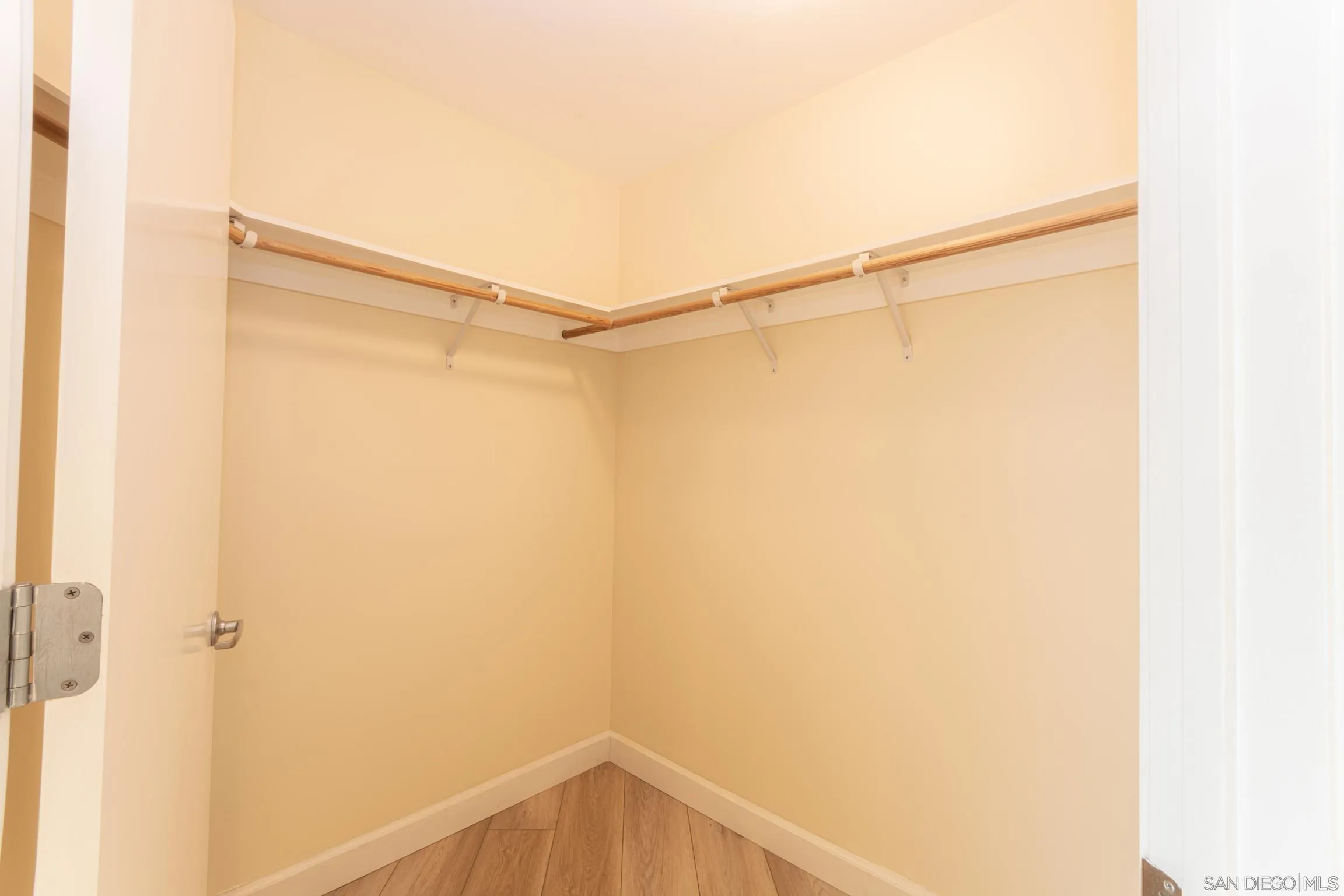 https://cdn.realtyfeed.com/cdn/127/260023343/82d63cbcbc2c76f275bb5832f177643a.webp