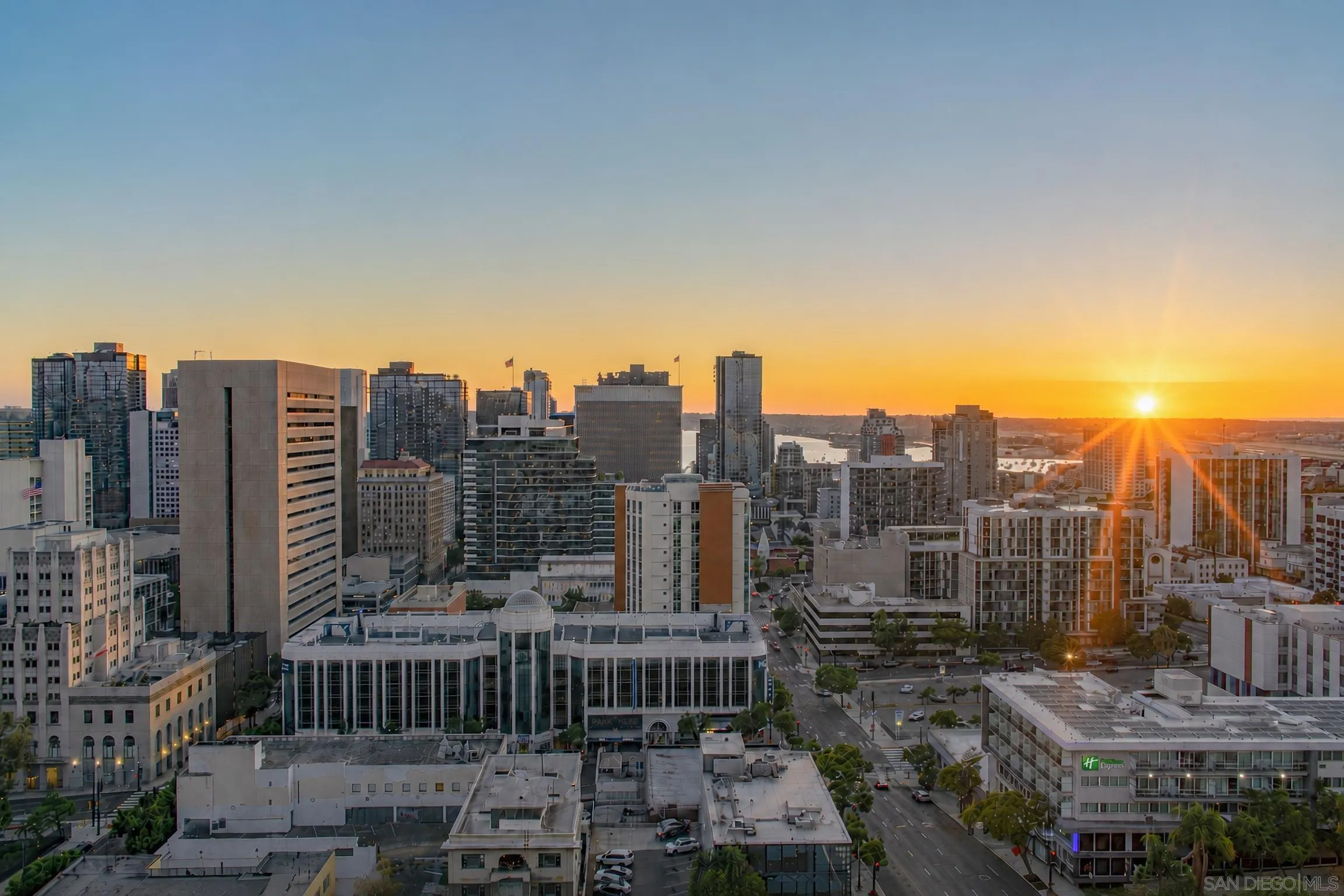 https://cdn.realtyfeed.com/cdn/127/260023343/b3586c6826645ca0259a75676d6624f7.webp