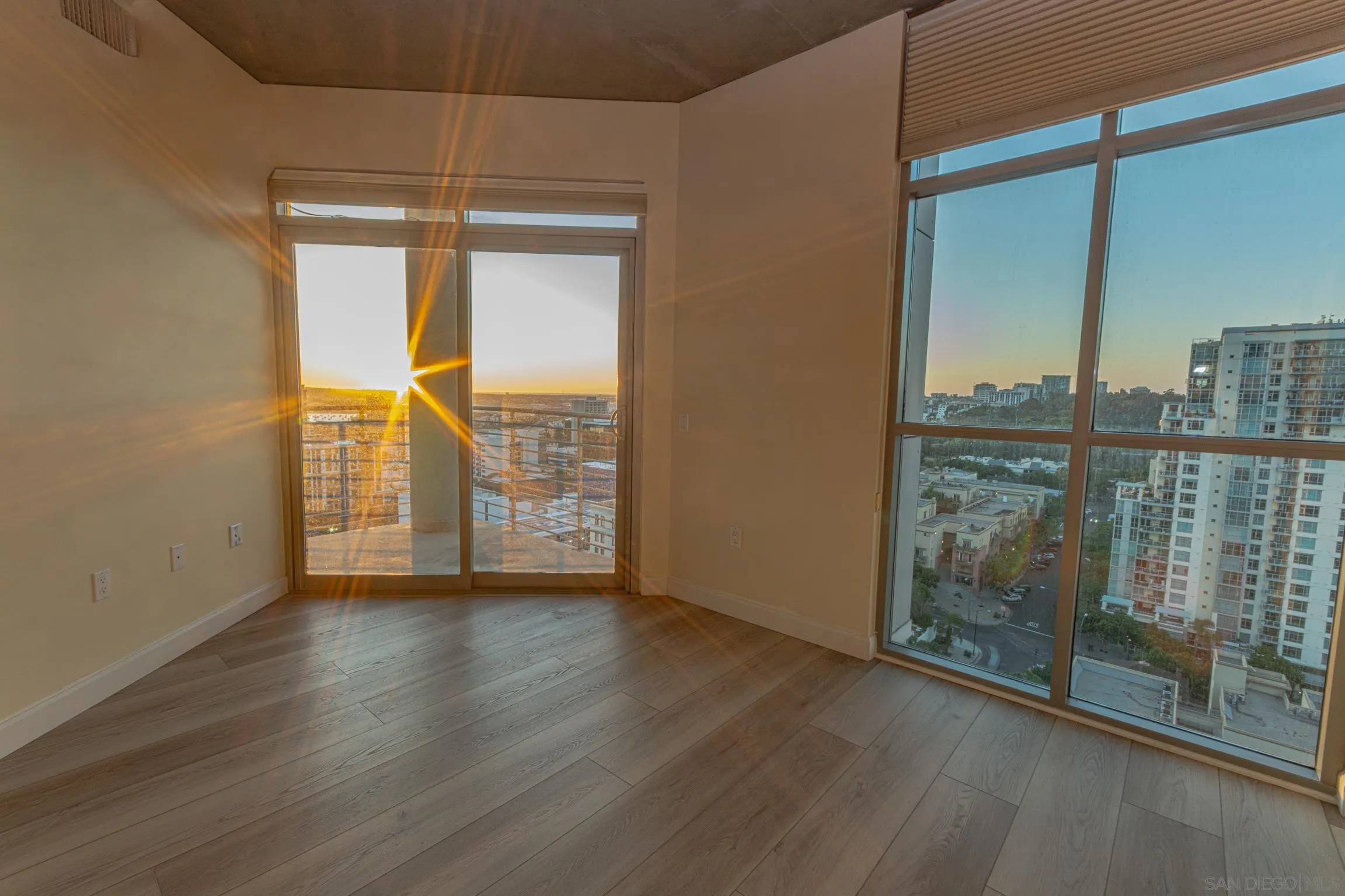https://cdn.realtyfeed.com/cdn/127/260023343/e4a35c085540001fb4efa6eef4272aba.webp