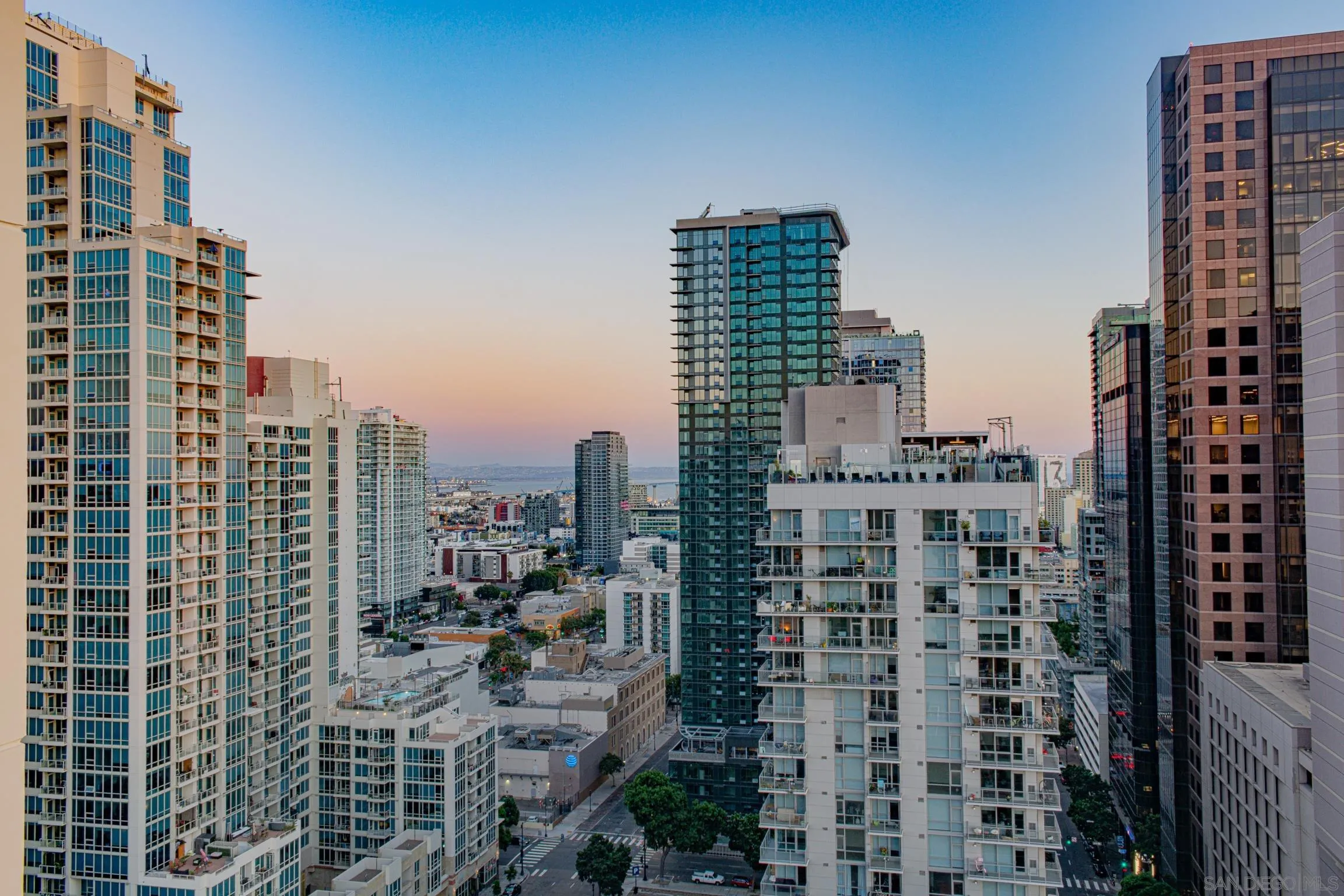 https://cdn.realtyfeed.com/cdn/127/260023343/e77e9fbe221a0ecfe2d27d9760ff9b4a.webp