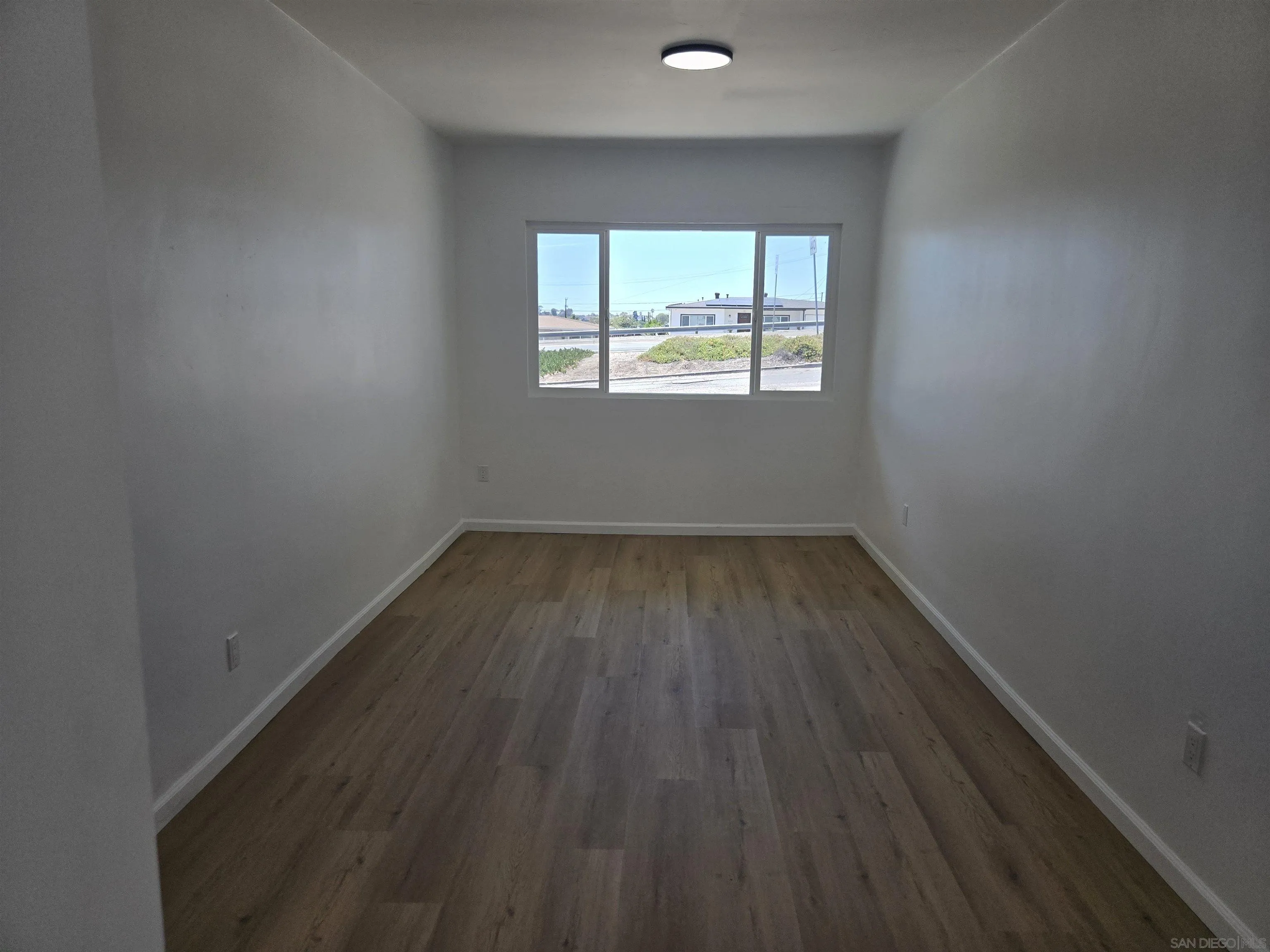 https://cdn.realtyfeed.com/cdn/127/260023345/35905432b213dffe2f3b1e8f92f72cf7.webp