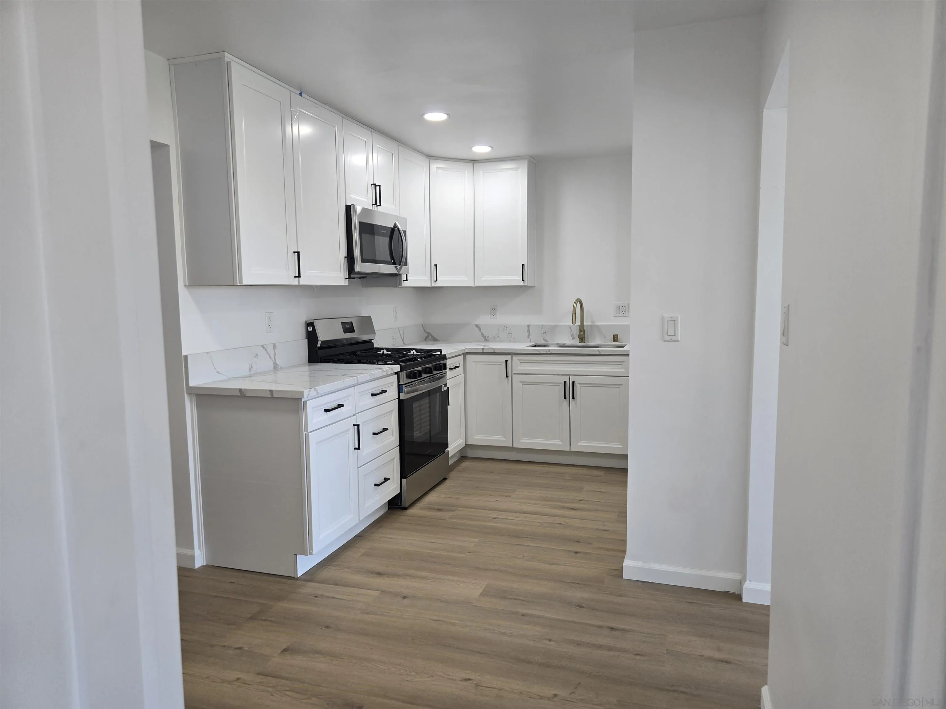 https://cdn.realtyfeed.com/cdn/127/260023345/528e52256a15e67974ce4da788c11291.webp