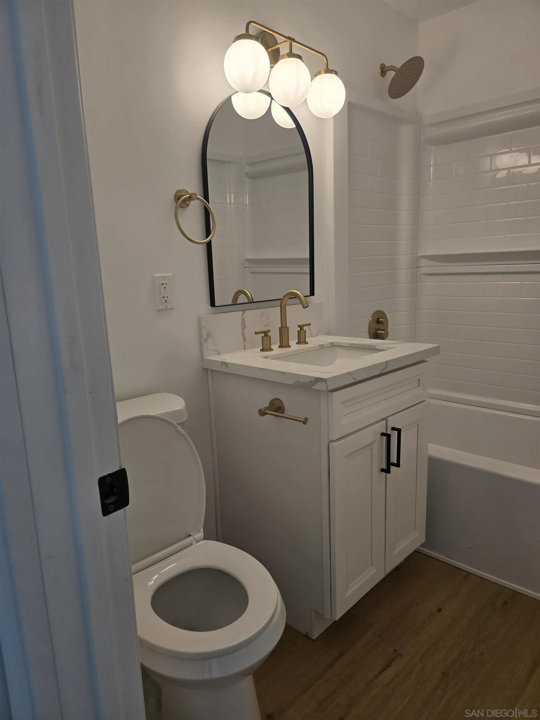 https://cdn.realtyfeed.com/cdn/127/260023345/712cf4aa45c9356f0c9ffbd9b326fce0.webp