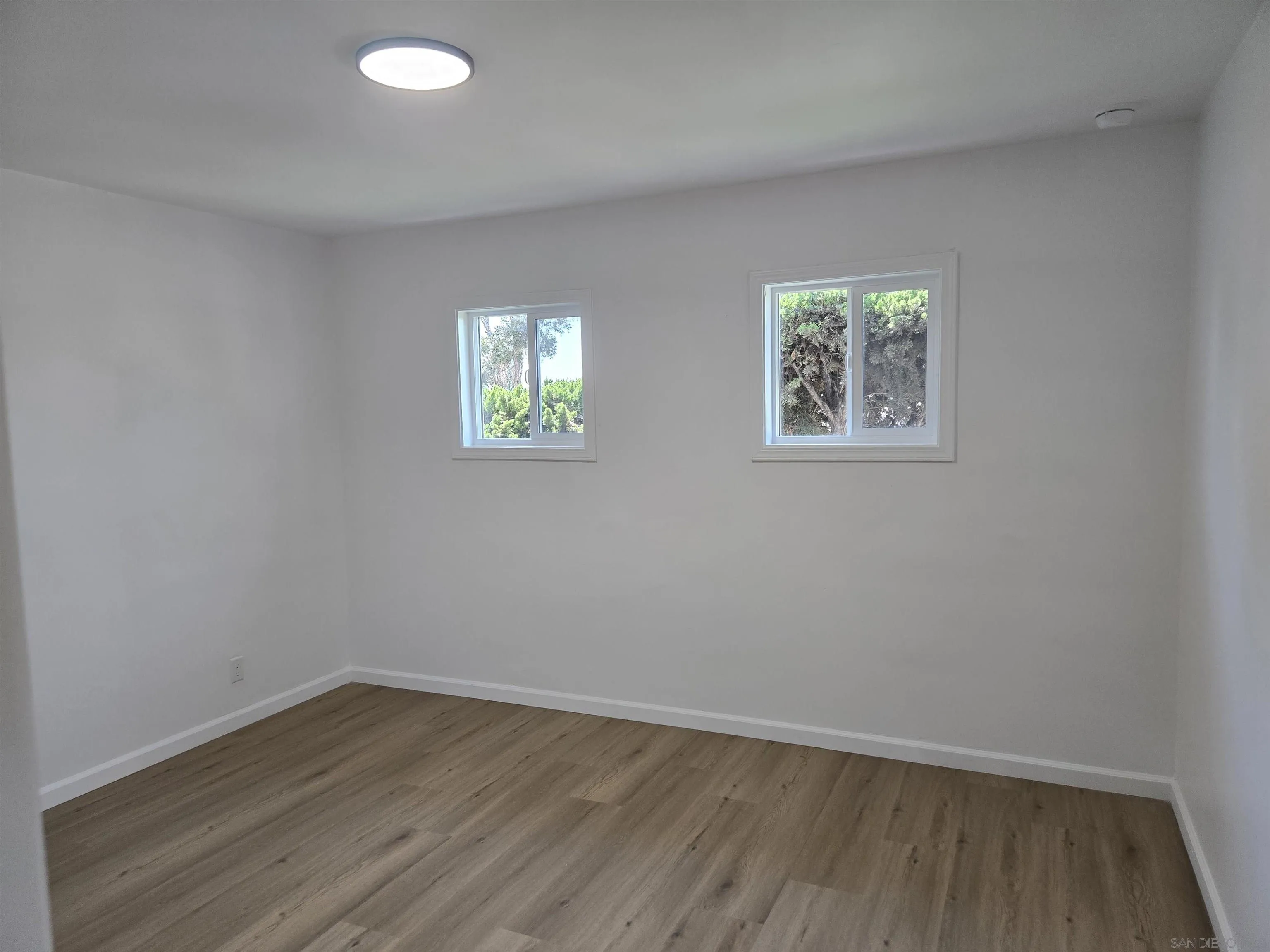 https://cdn.realtyfeed.com/cdn/127/260023345/7c6110d17855413f6a1c2b95a52375c5.webp