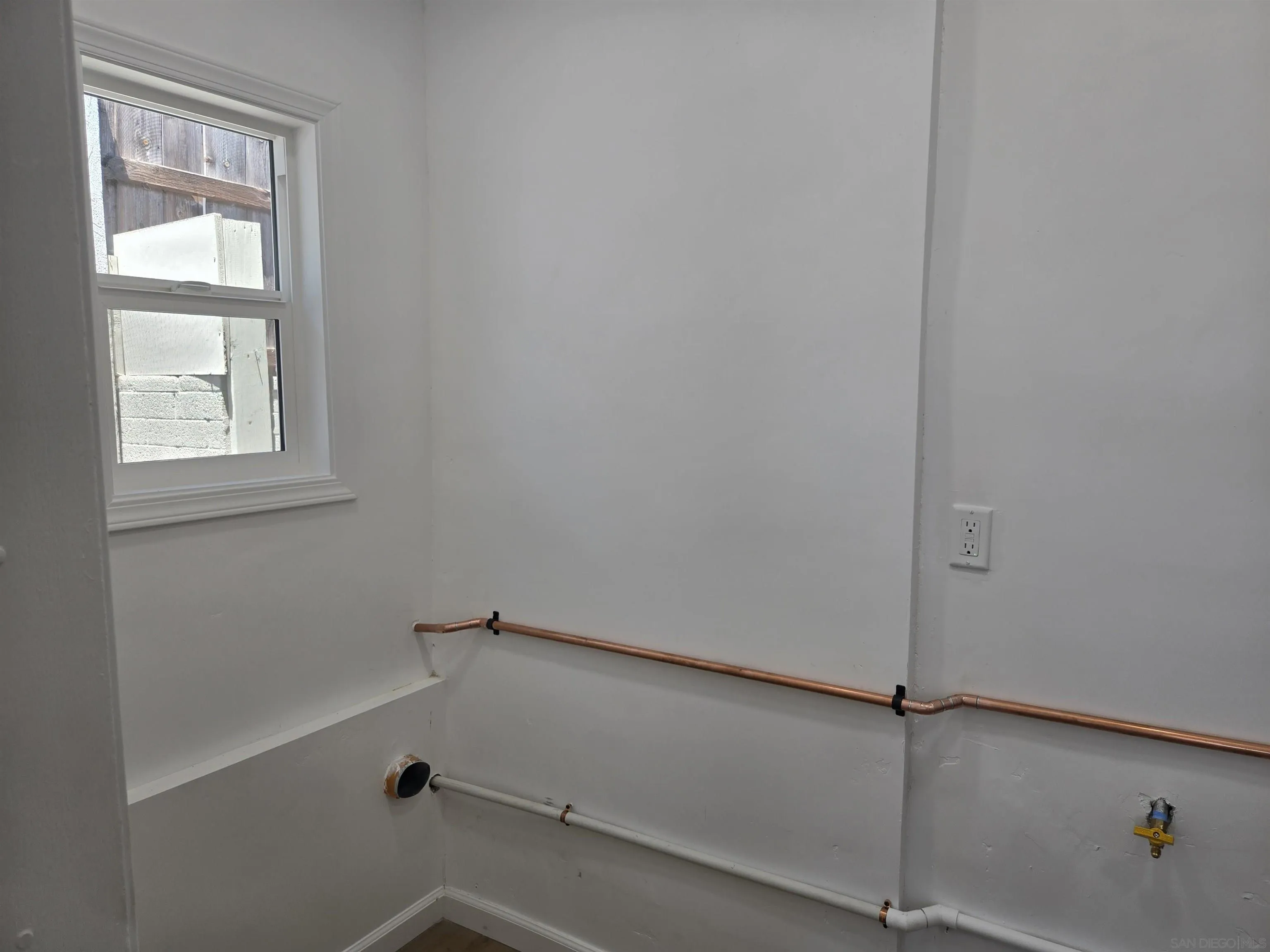 https://cdn.realtyfeed.com/cdn/127/260023345/a0a0c68d1dd6a61284152a8027bd3162.webp