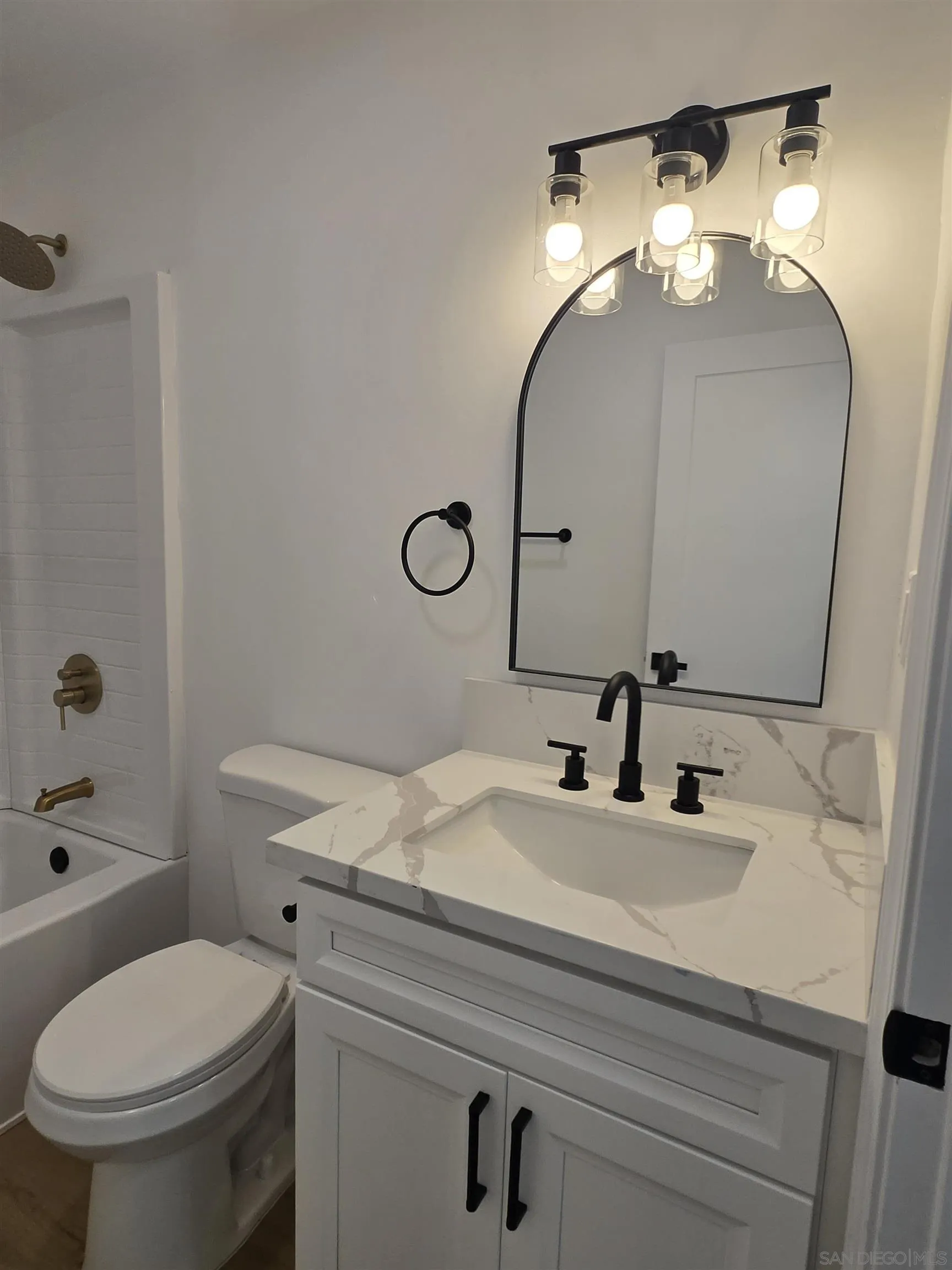 https://cdn.realtyfeed.com/cdn/127/260023345/b522985f1694a7b5265e4e473747d03f.webp
