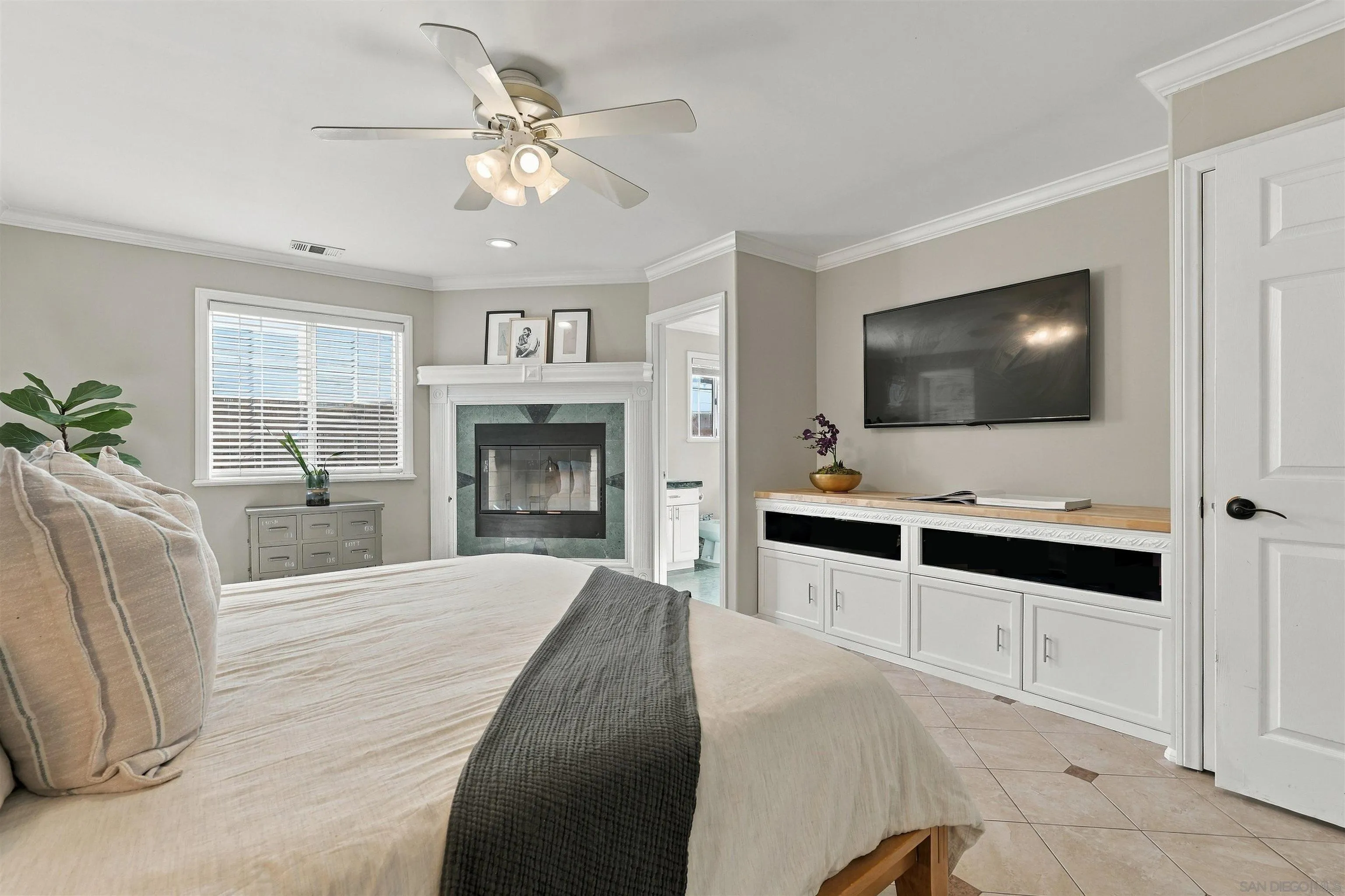 https://cdn.realtyfeed.com/cdn/127/260023349/30d288663bc75093ee5b49c258da9803.webp