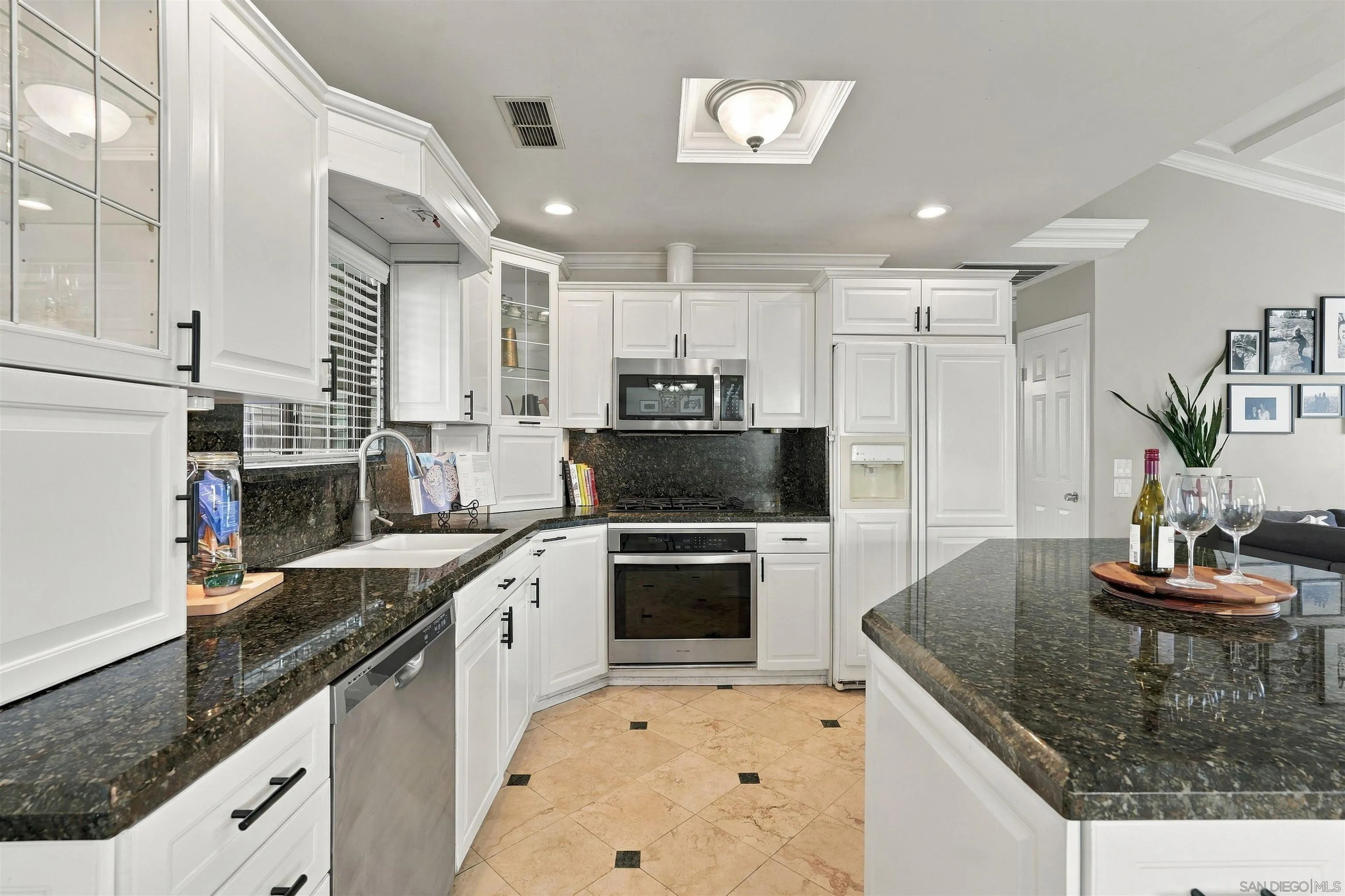 https://cdn.realtyfeed.com/cdn/127/260023349/44054b1cd1d2578964111ddbd5e053cc.webp