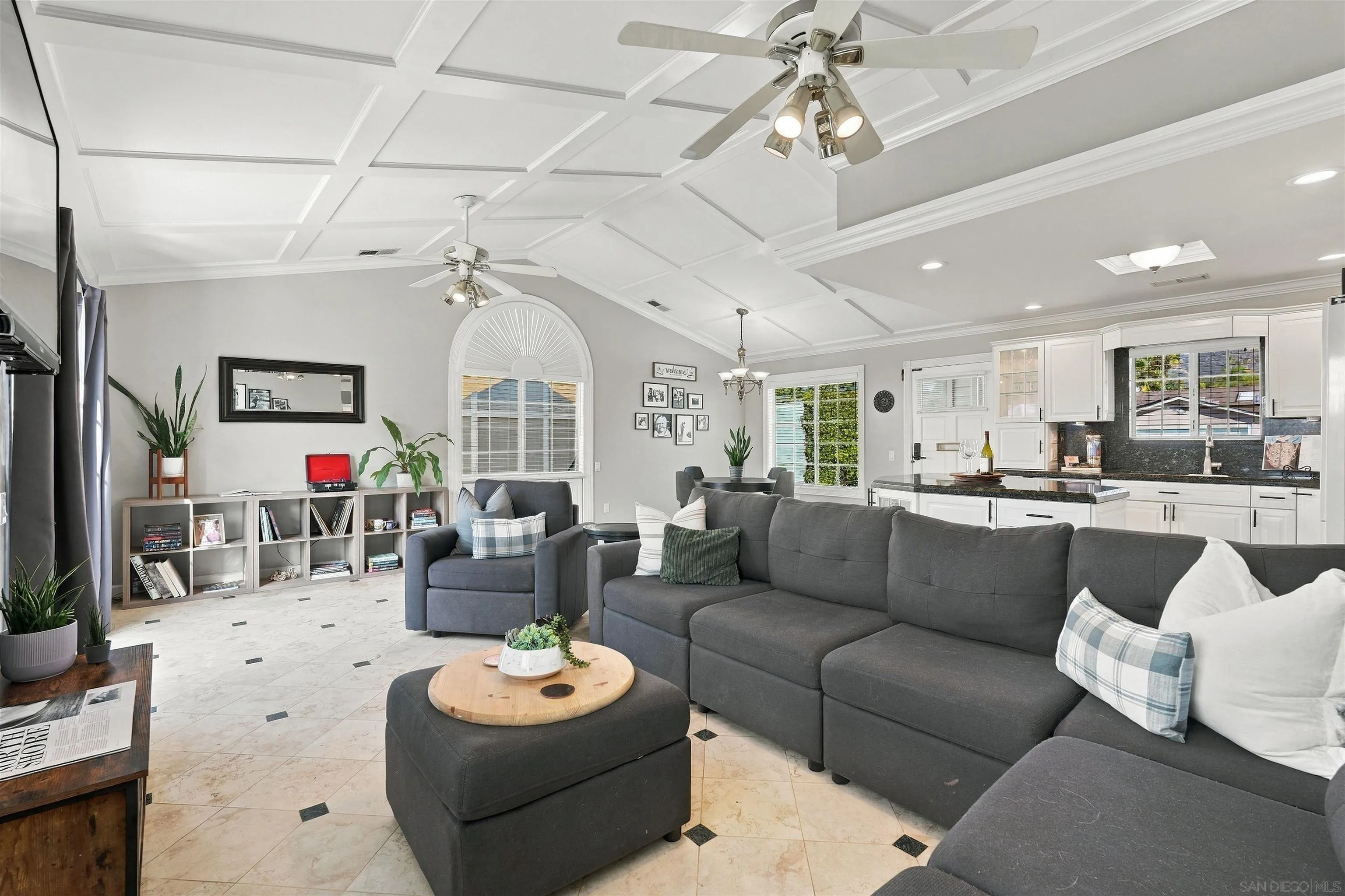https://cdn.realtyfeed.com/cdn/127/260023349/61a9a3fc7b996b1ae14a535b67d7bf6b.webp