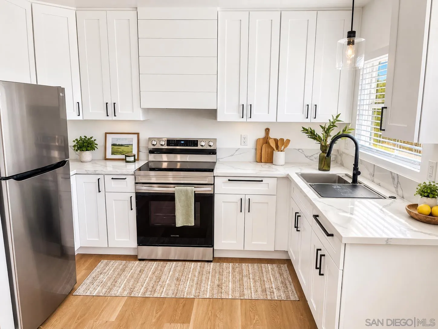 https://cdn.realtyfeed.com/cdn/127/260023351/41fe29ccf2d5c705417646af32d475e6.webp