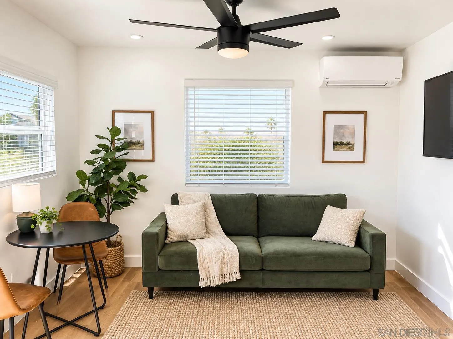 https://cdn.realtyfeed.com/cdn/127/260023351/758954345c68e5fbd72391a1d6f59baf.webp