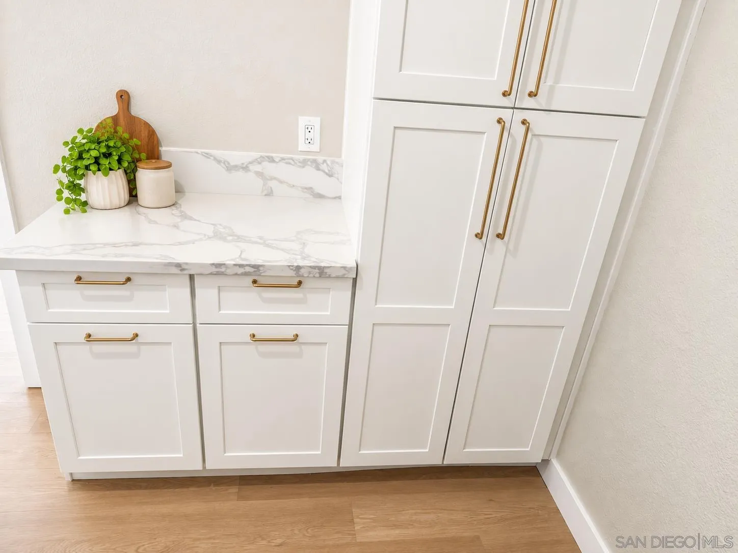 https://cdn.realtyfeed.com/cdn/127/260023351/811d7455dbc40d6023f37b2e6270ef93.webp