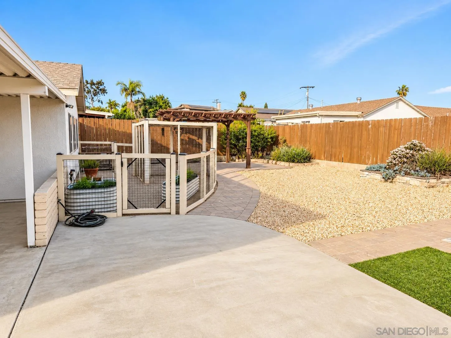 https://cdn.realtyfeed.com/cdn/127/260023351/e0dec04850c9e0454743eb24003058f4.webp