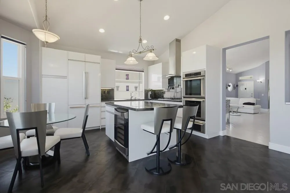 https://cdn.realtyfeed.com/cdn/127/260023353/7e54d2c0b10b7185a0e87351d9a8b7ae.webp