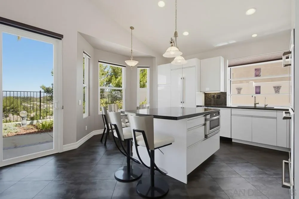 https://cdn.realtyfeed.com/cdn/127/260023353/e2e328cb073f0b81209f795654da8683.webp
