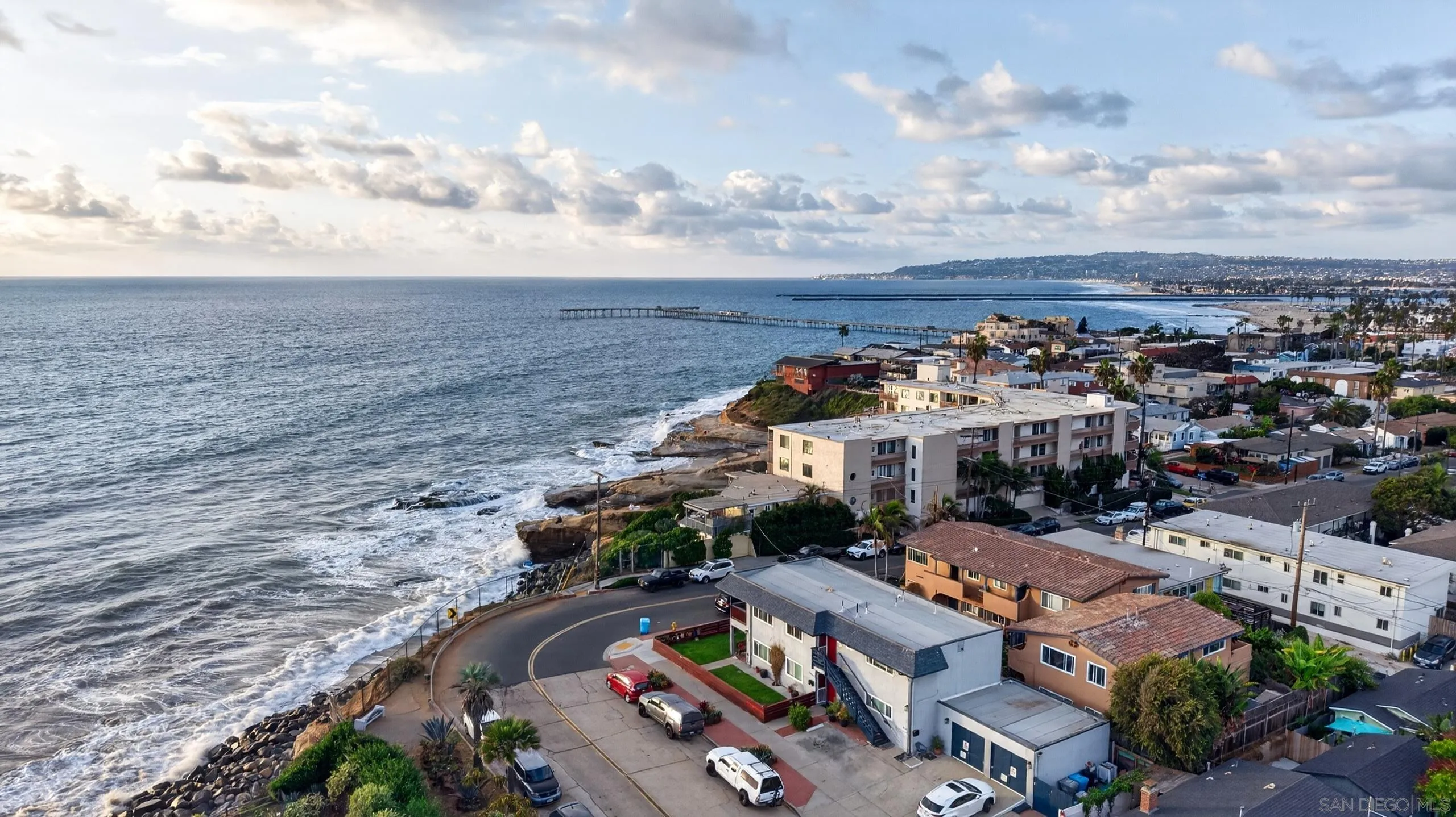 https://cdn.realtyfeed.com/cdn/127/260023355/966de11ad9478514766d37a74e898757.webp